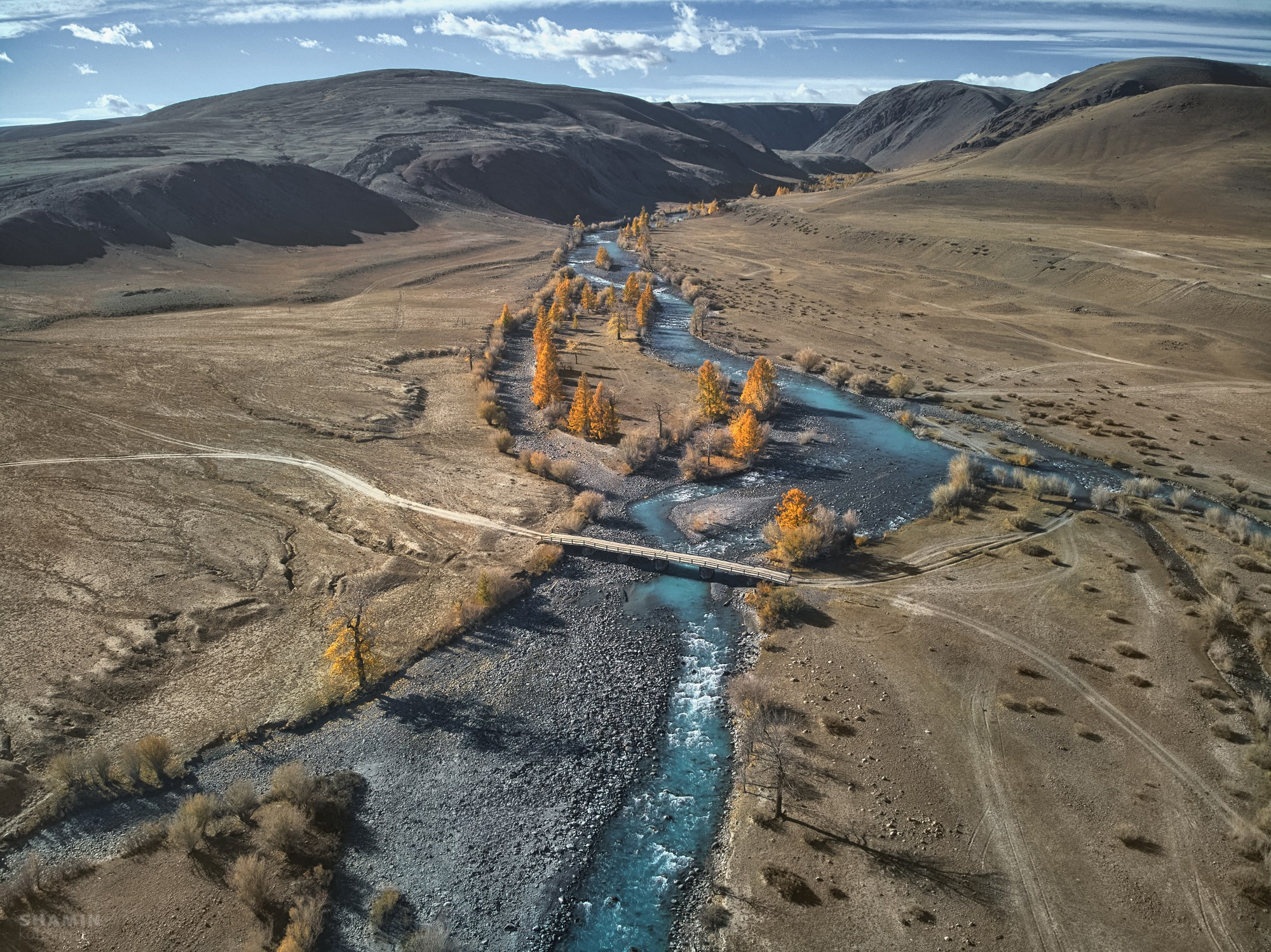 Алтай — пейзажная фотография Константина Шамина. Горы, реки и долины Алтая, природный свет, аэрофотосъёмка и классические пейзажи России.