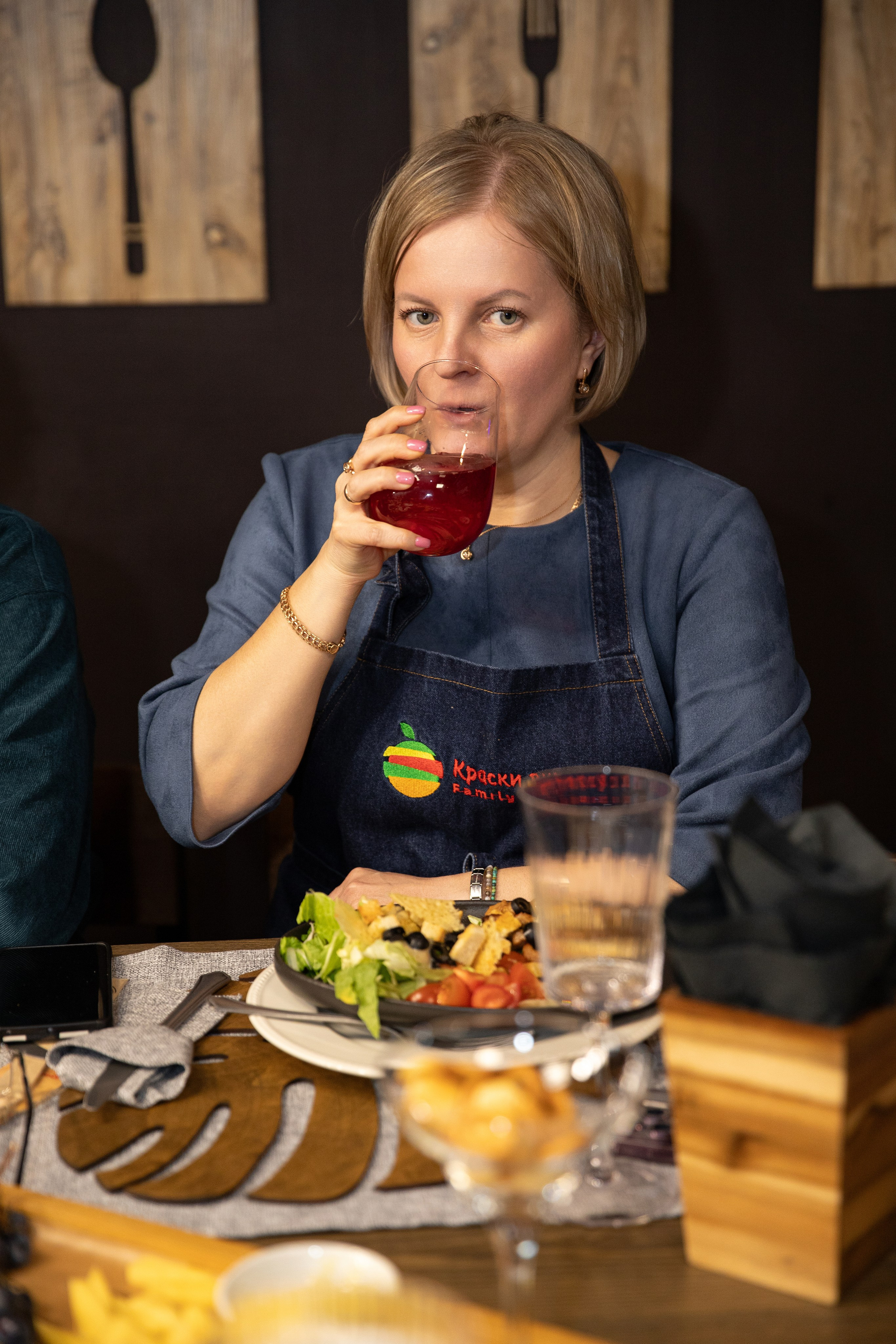 Встреча во «Краски Вкуса». Свадебный фотограф Иркутск, репортажный фотограф Иркутск