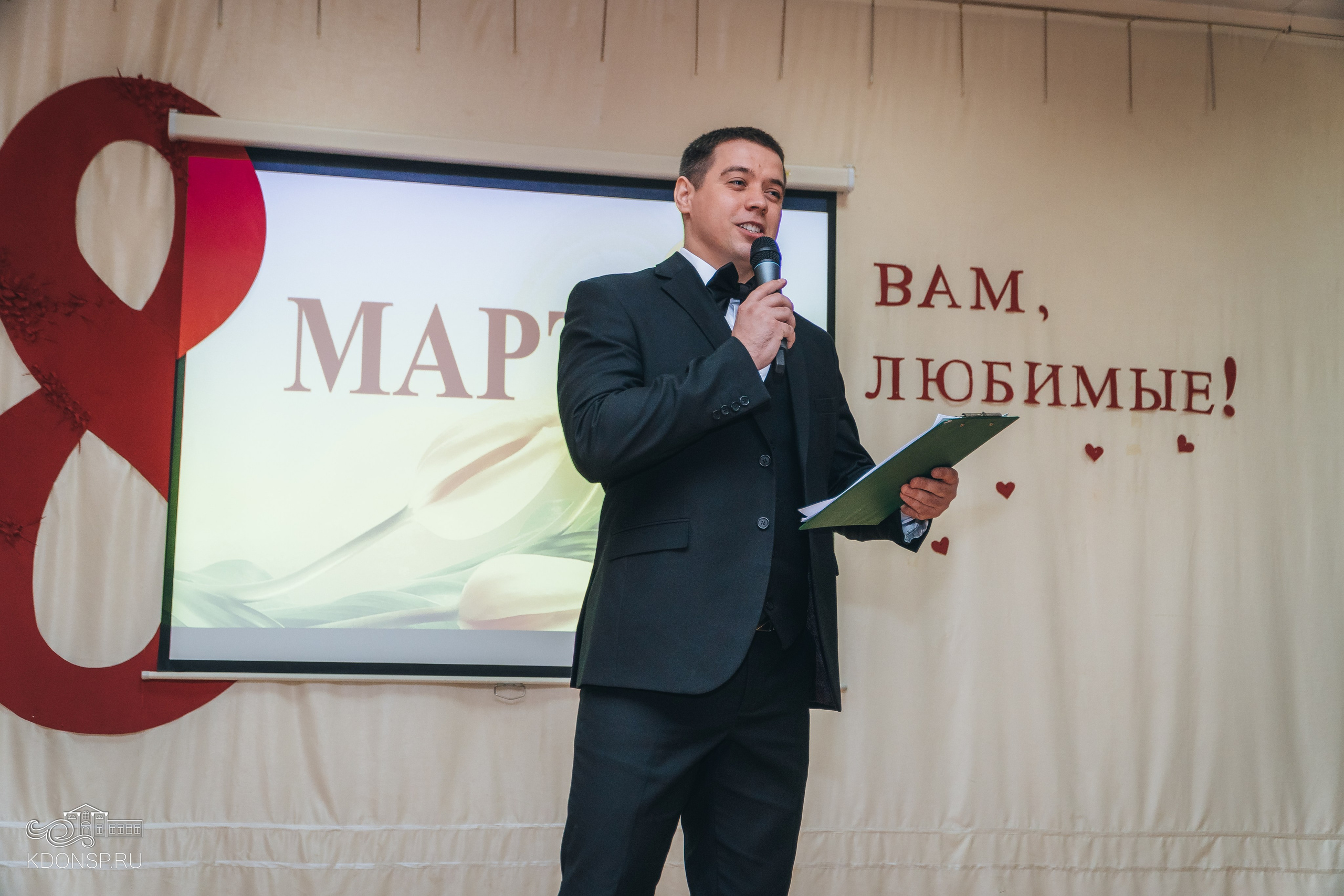 В преддверии праздника весны. Новотитаровский Дом культуры