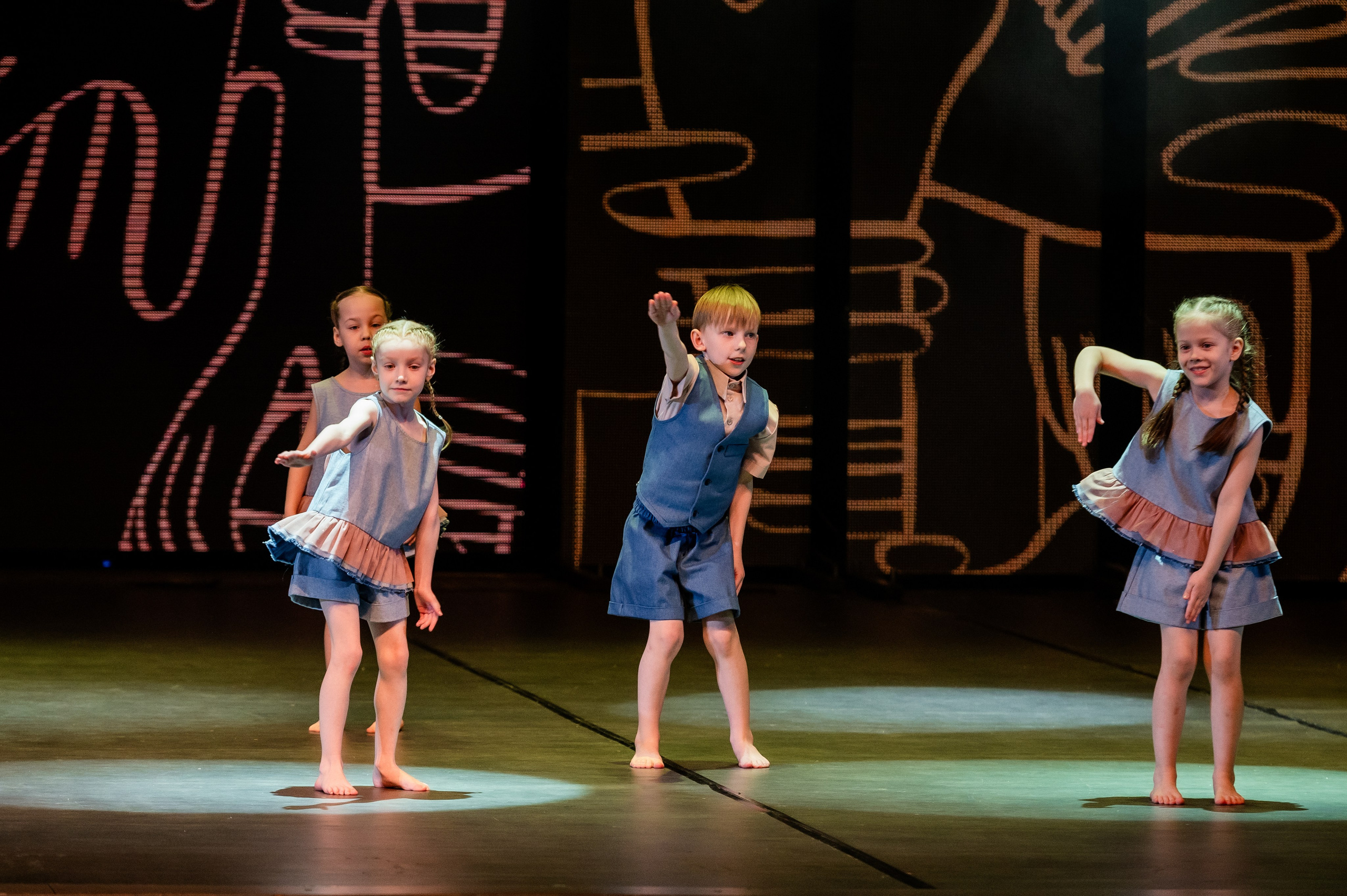 Концерты студии современной хореографии Пространные танцы. Дом детской фотографии Арсюткиной Наталии™