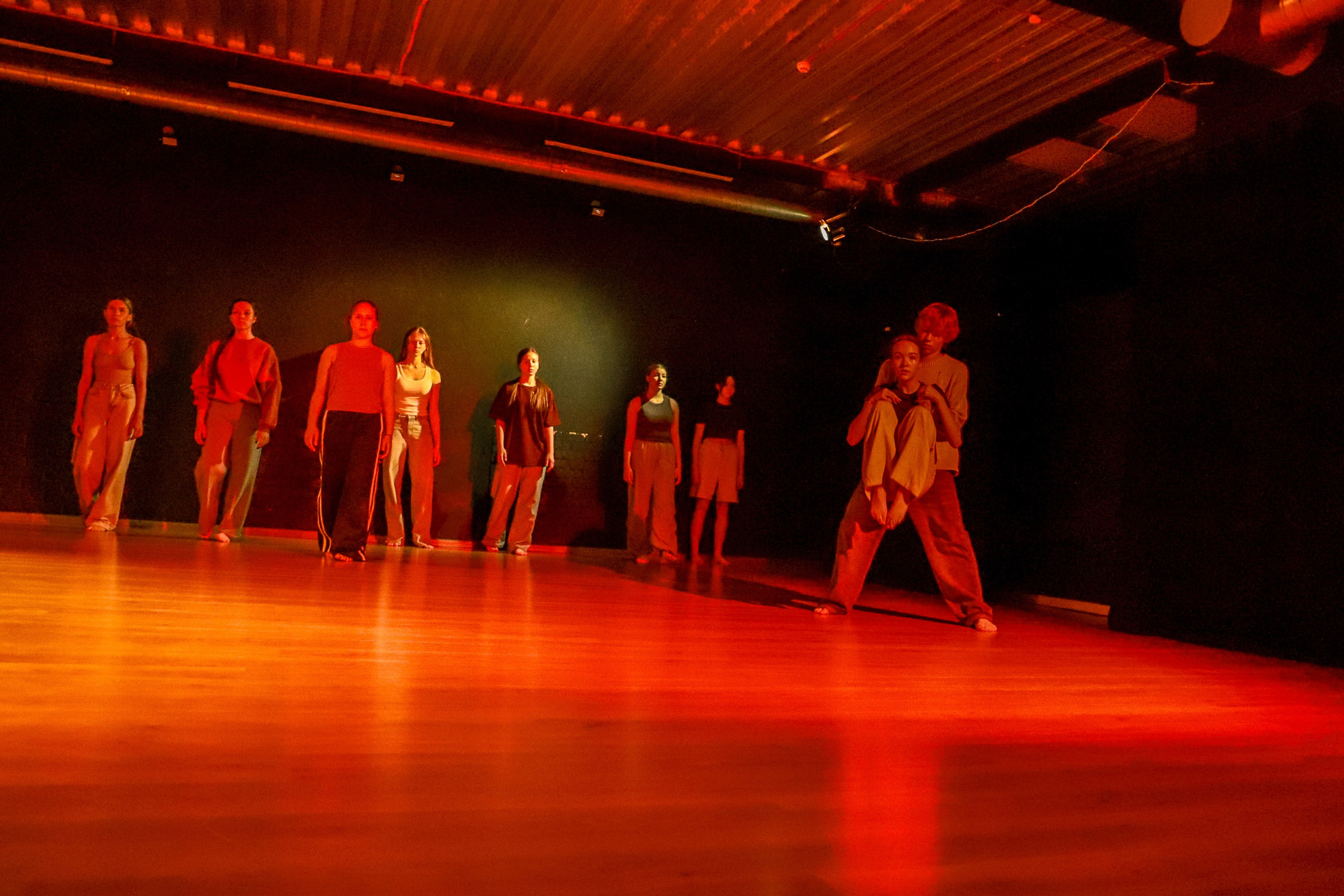 Современный показ Подземка. Небесные ласточки. Фотограф Юлия Мальцева