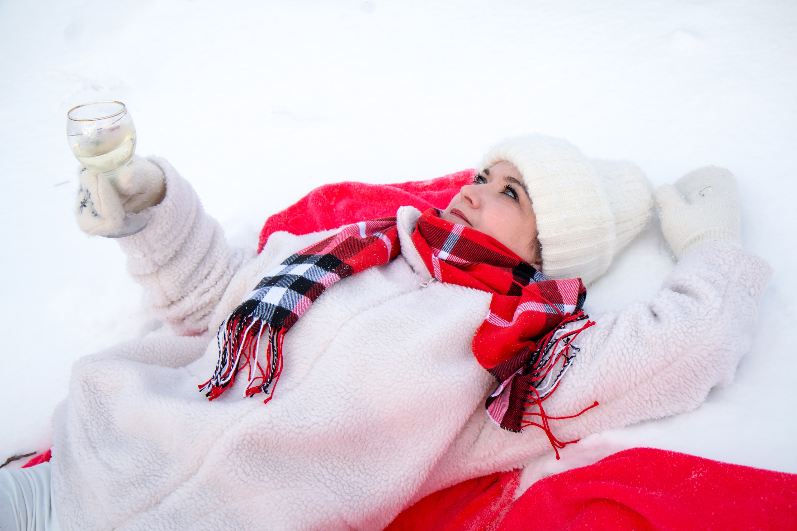 Юлия. В зимнем лесу. Фотограф в Шелехове, лучшие выпускные альбомы в Шелехове