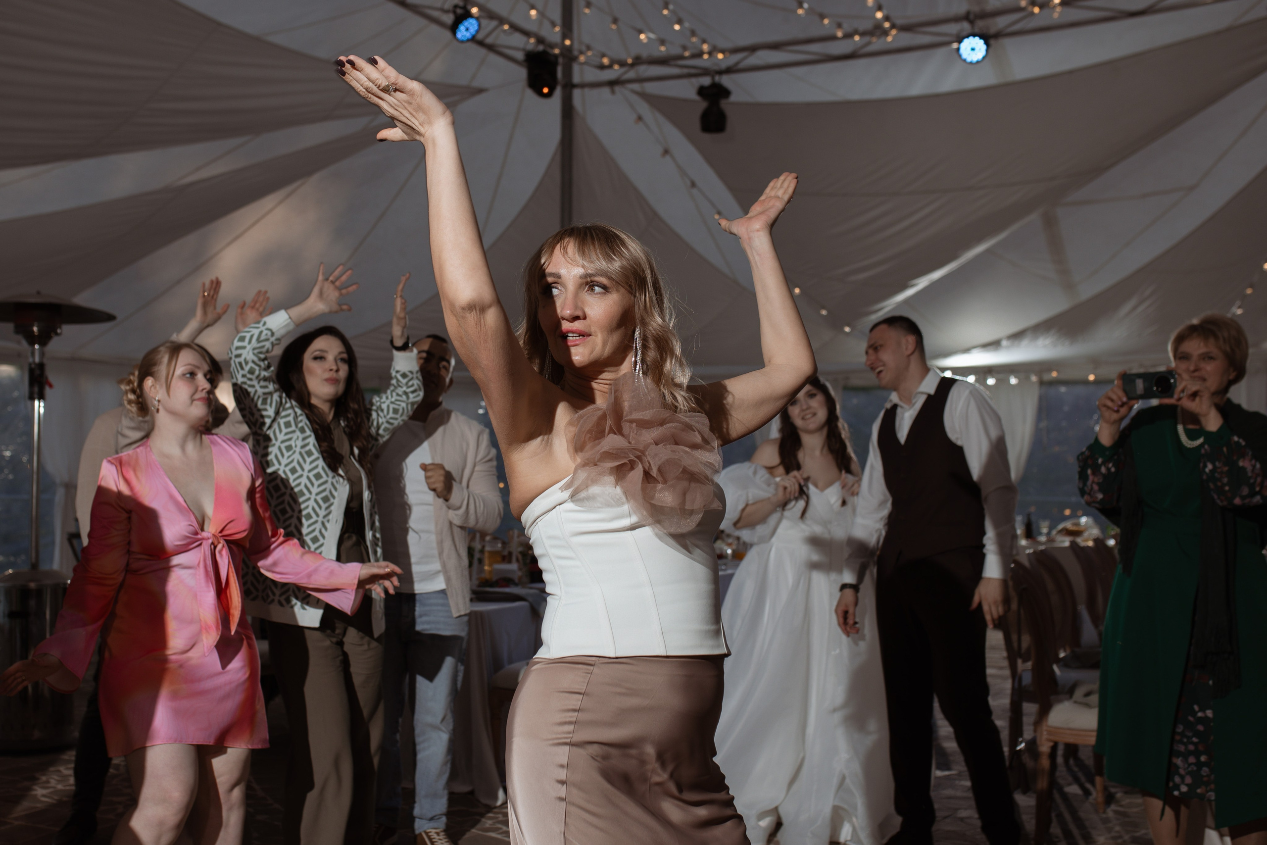 Уютная свадьба за городом в кругу самых близких. Свадебный фотограф Елена Рубцова