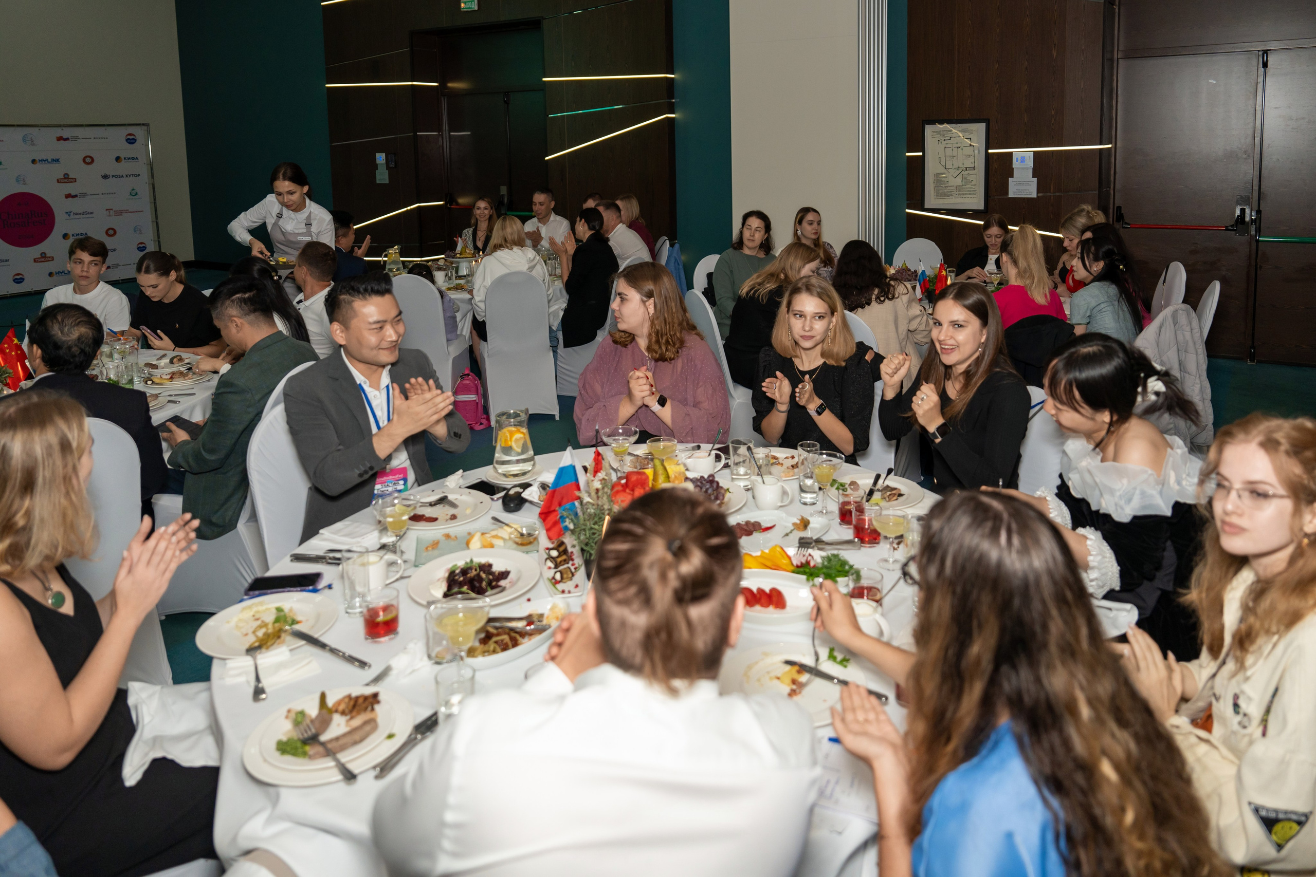 ChinaRosaFest 2024. Репортажный фотограф в Красной Поляне и Сочи Павлюченко Екатерина