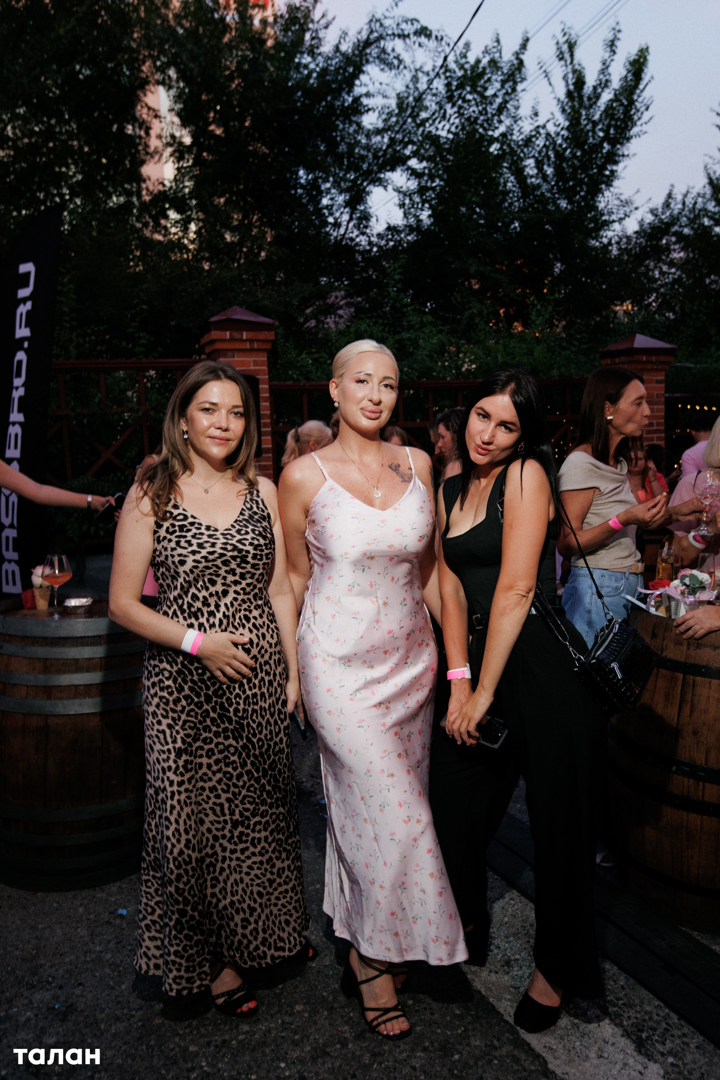 ВИНОТЕКА [бар+магаз] — BIRTHDAY PARTY. СВОИ. ФОТООТЧЕТЫ-СОБЫТИЯ-МЕСТА