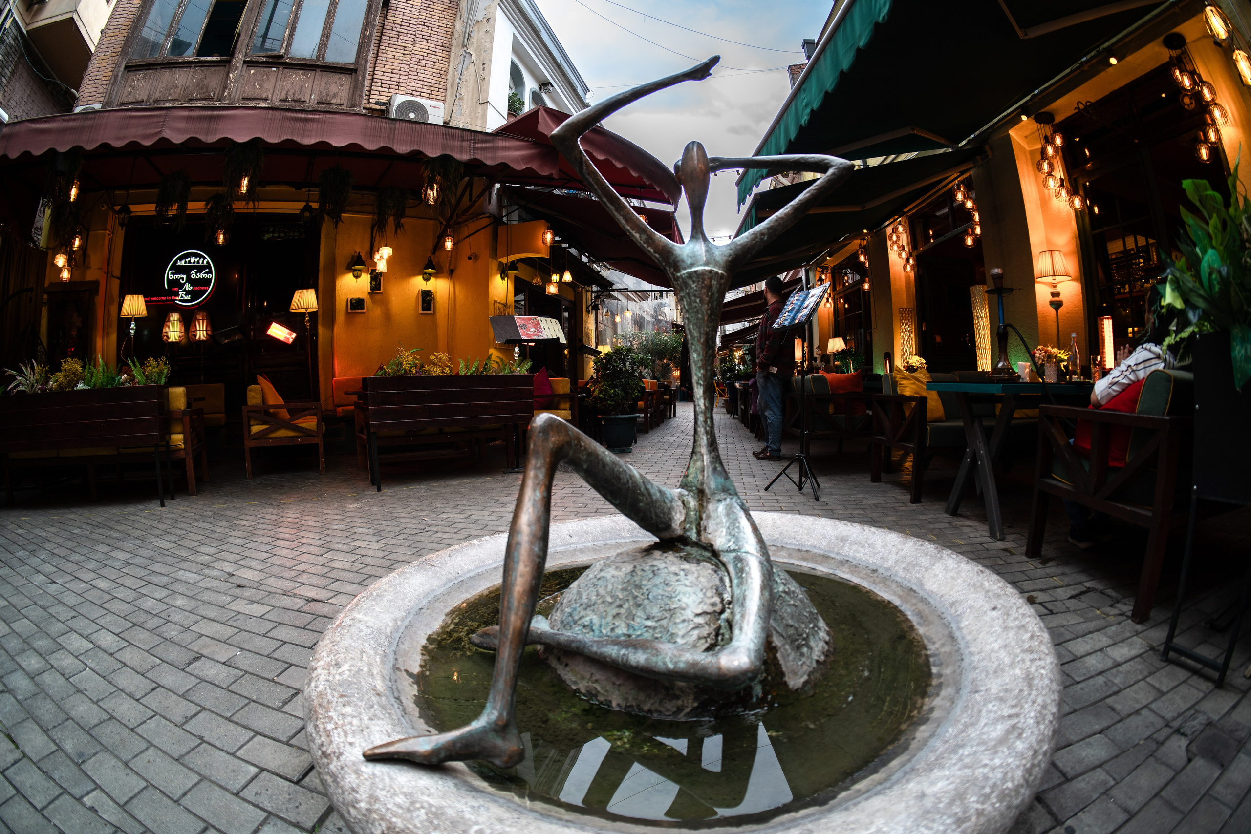 ТБИЛИСИ. ПОБУДЬ ЗДЕСЬ И ЦЕЛЕЕ БУДЕТ ЭТОТ МИР