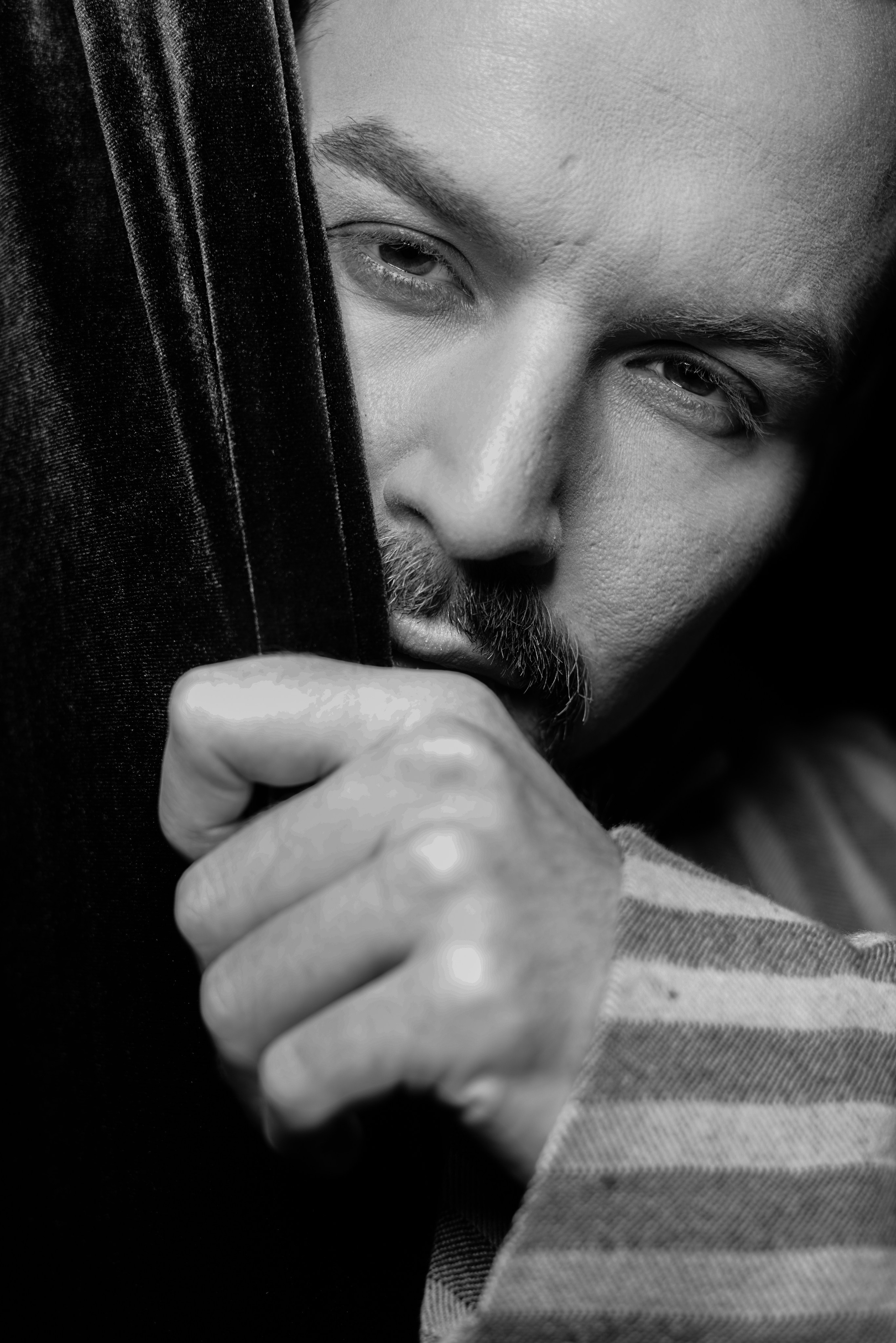 "Acting Portfolio" for aspiring film actors from a professional photographer in the film industry. Dubai, Moscow. Portrait photographer Moscow, UAE, Oleg Koshmarov