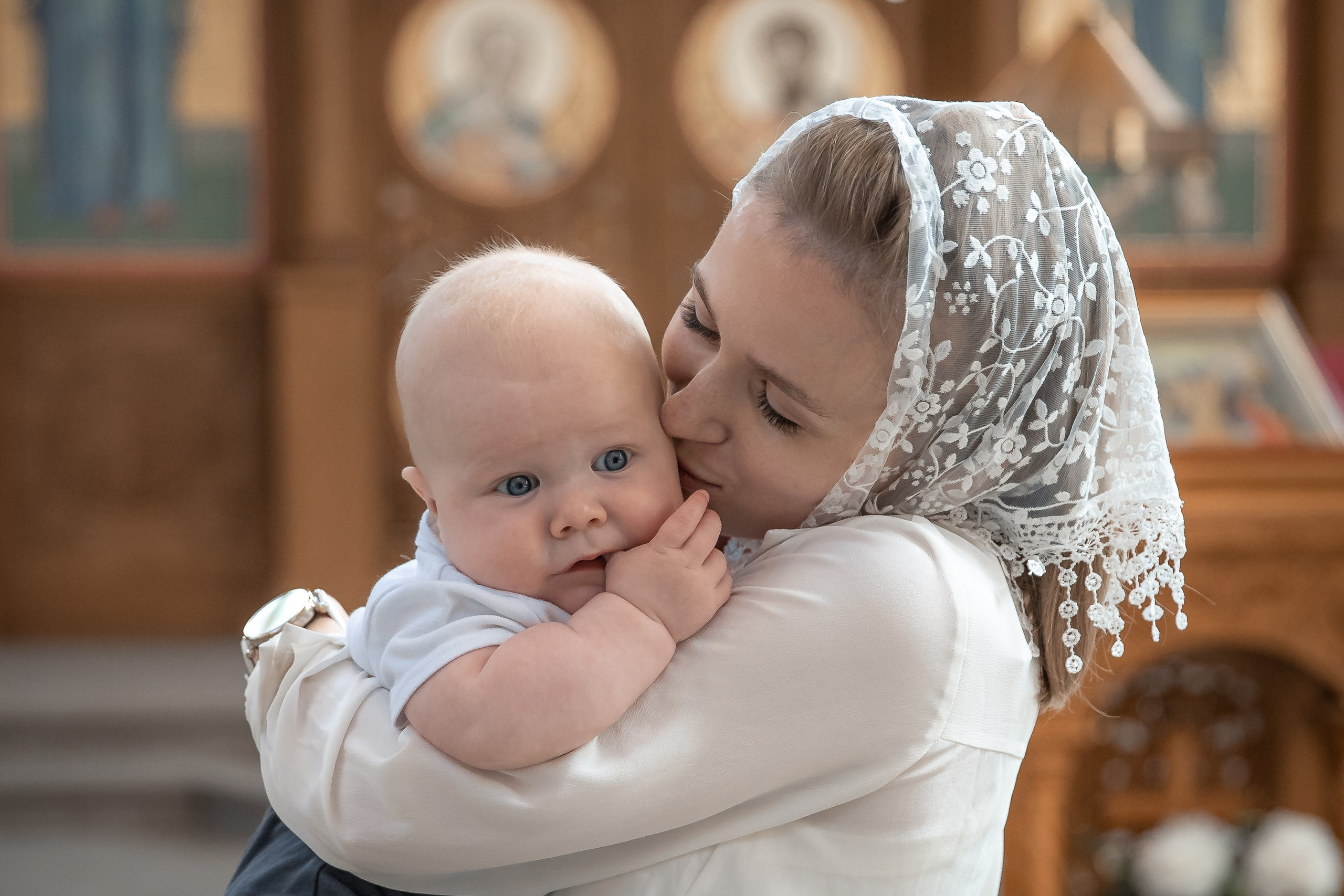 Таинство крещения. Фотограф FOTOBANKA