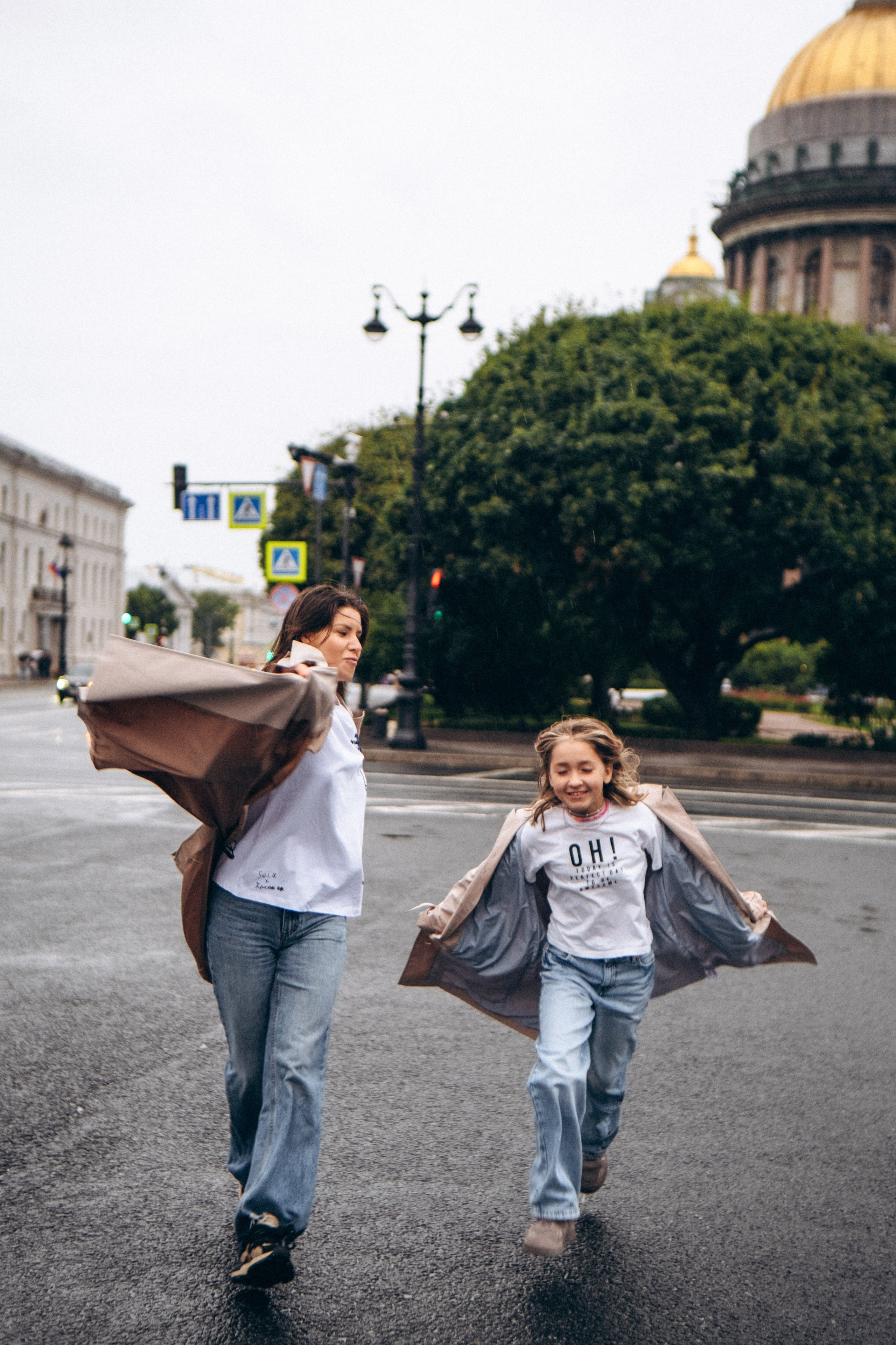 Семейная прогулочная фотосессия в Санкт-Петербурге. Фотограф в Санкт-Петербурге Кристина Брянская
