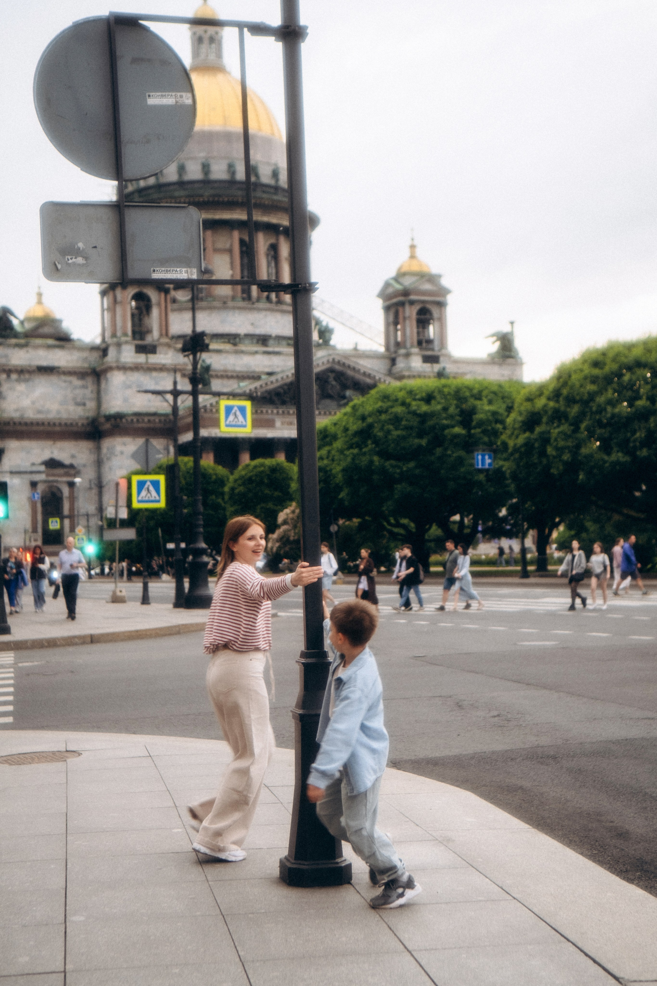 Семейная прогулочная фотосессия в Спб. Фотограф в Санкт-Петербурге Кристина Брянская