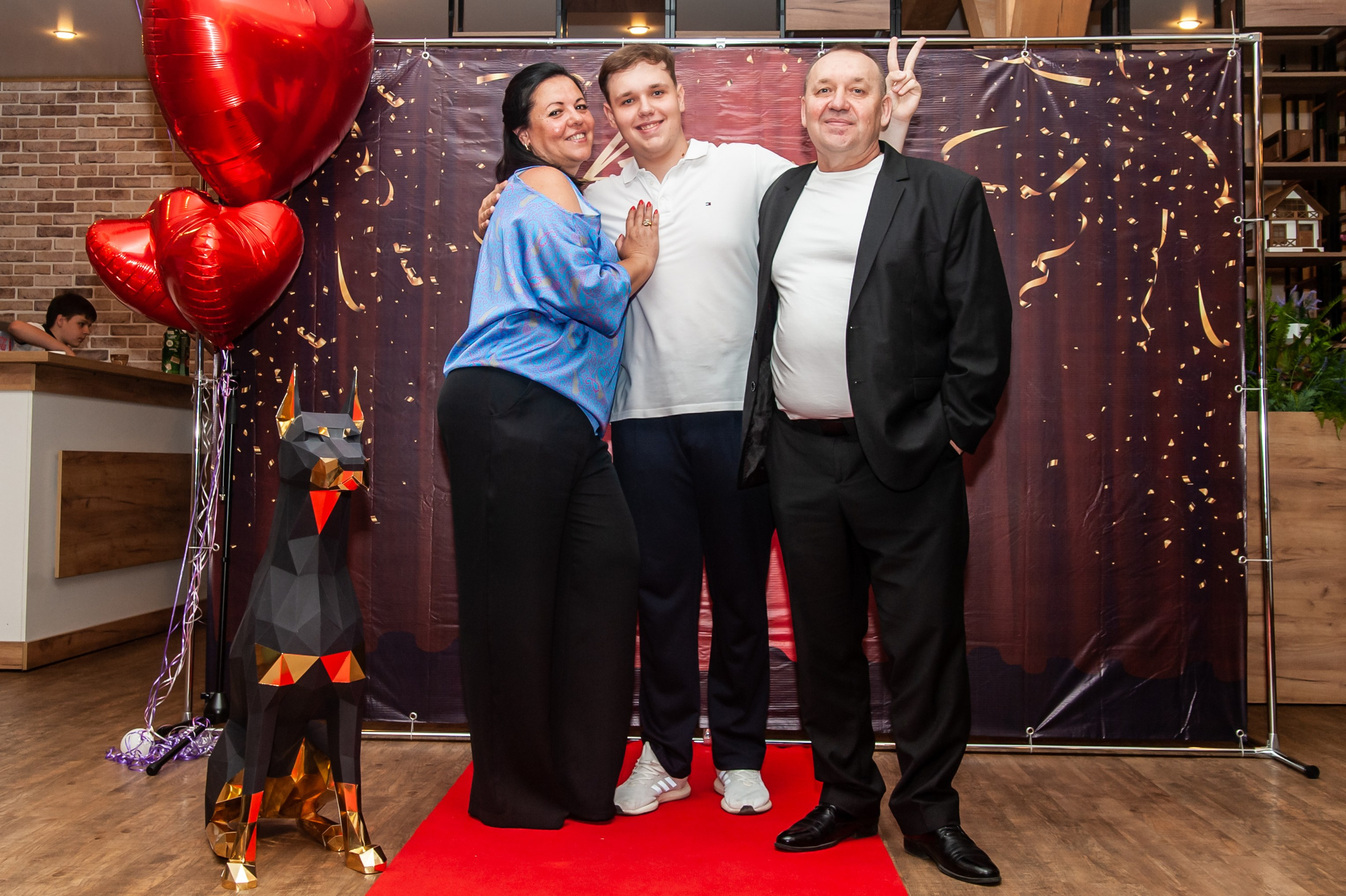 Выпускной МАОУ СОШ № 17 им. Эдуарда Есаяна. Свадебный и семейный фотограф Денис Лукьянов в Краснодаре, Краснодарском крае и Республике Крым