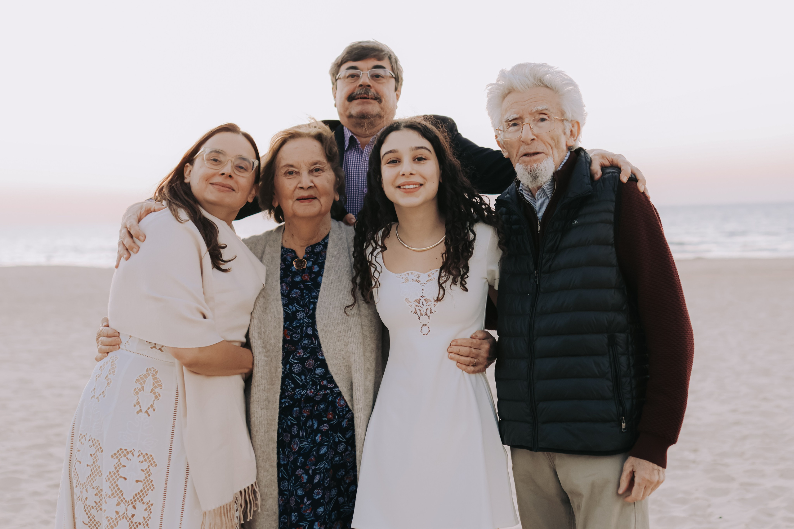 Family shoot / Engagement, Bat Yam | December 2025. Photographer in Israel Alice Milchin