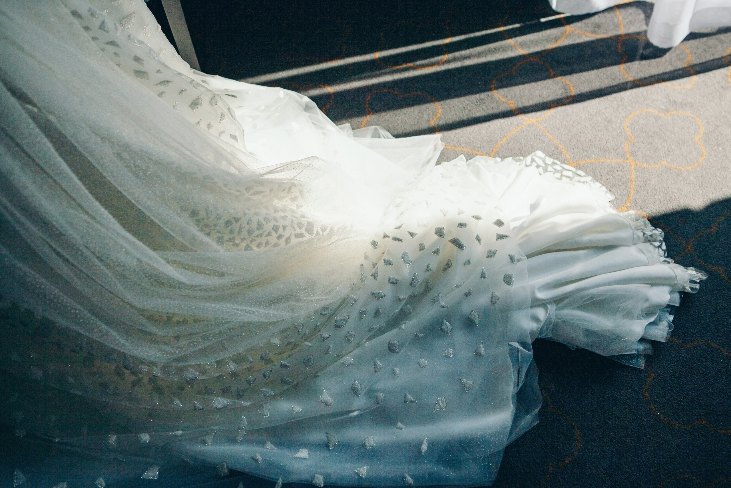 Свадебная фотосессия в отеле hartwell hotel и на патриарших прудах. Фотограф Ольга Ефремова