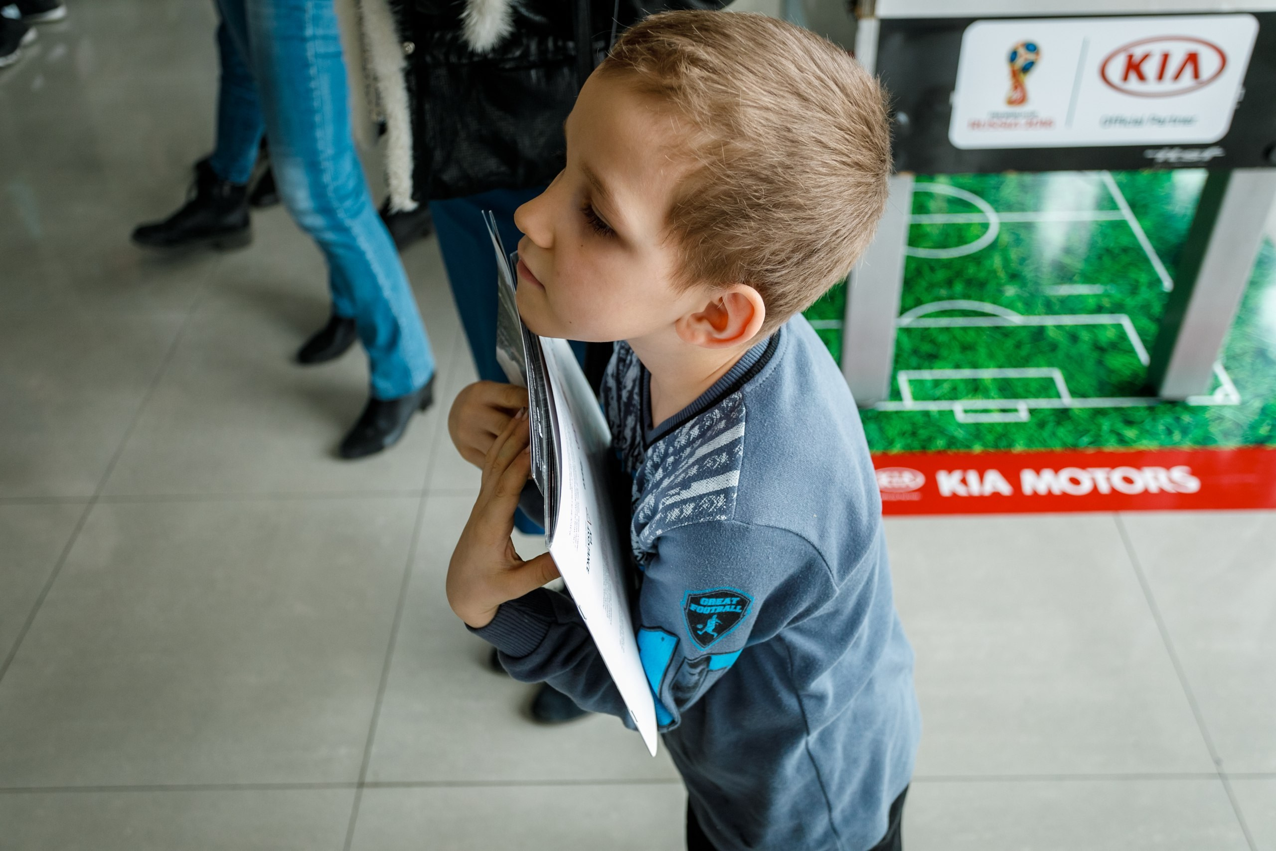 Розыгрыш билетов на ЧМ по футболу FIFA @ Киа Центр. Репортажный фотограф Максим Полянский. Москва, Санкт-Петербург, Красноярск