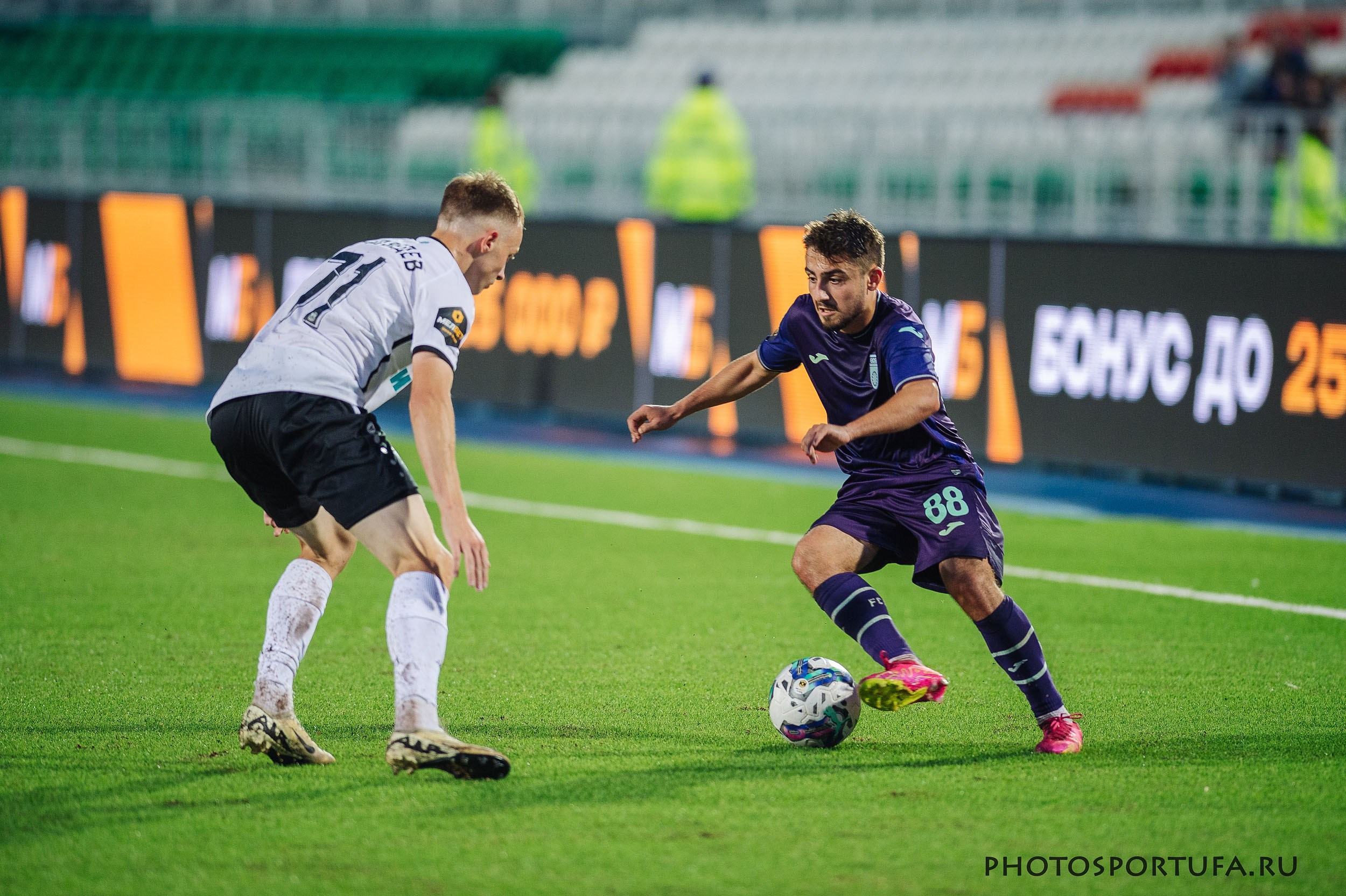 Россия — МЕЛБЕТ — Первая Лига. 4 -й тур «ФК УФА» — ФК «Тюмень». Спортивный фотограф в Уфе Евгений Буров