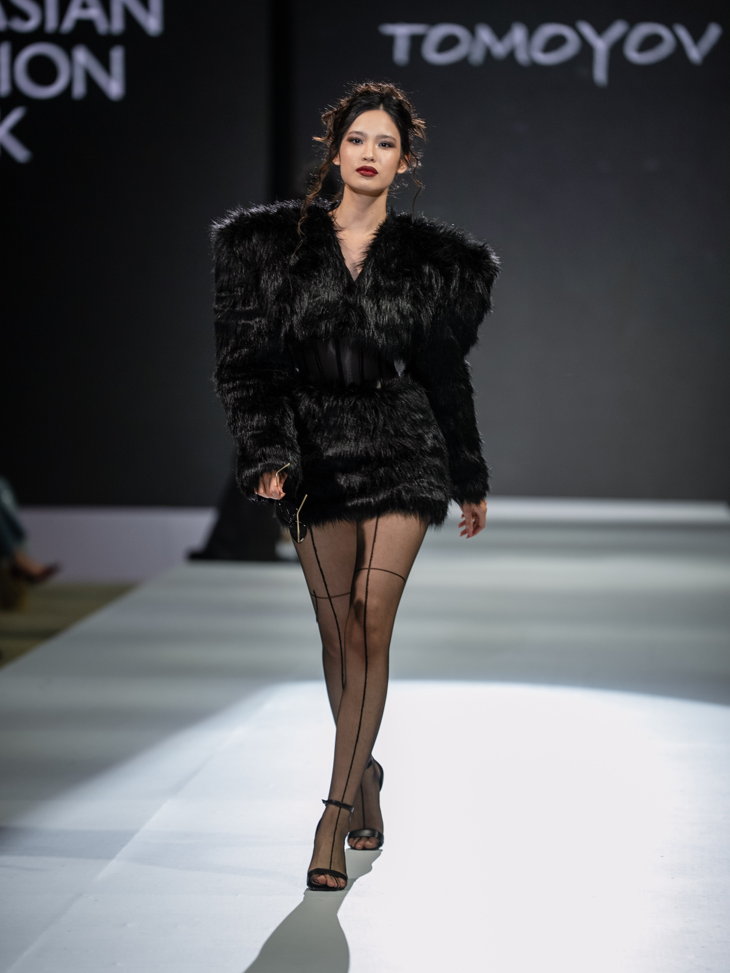 Eurasia Fashion Week Tomoyov. Сайт Алматинского НЮ АРТ, будуар и фэшн фотографа Дениса Карпенко