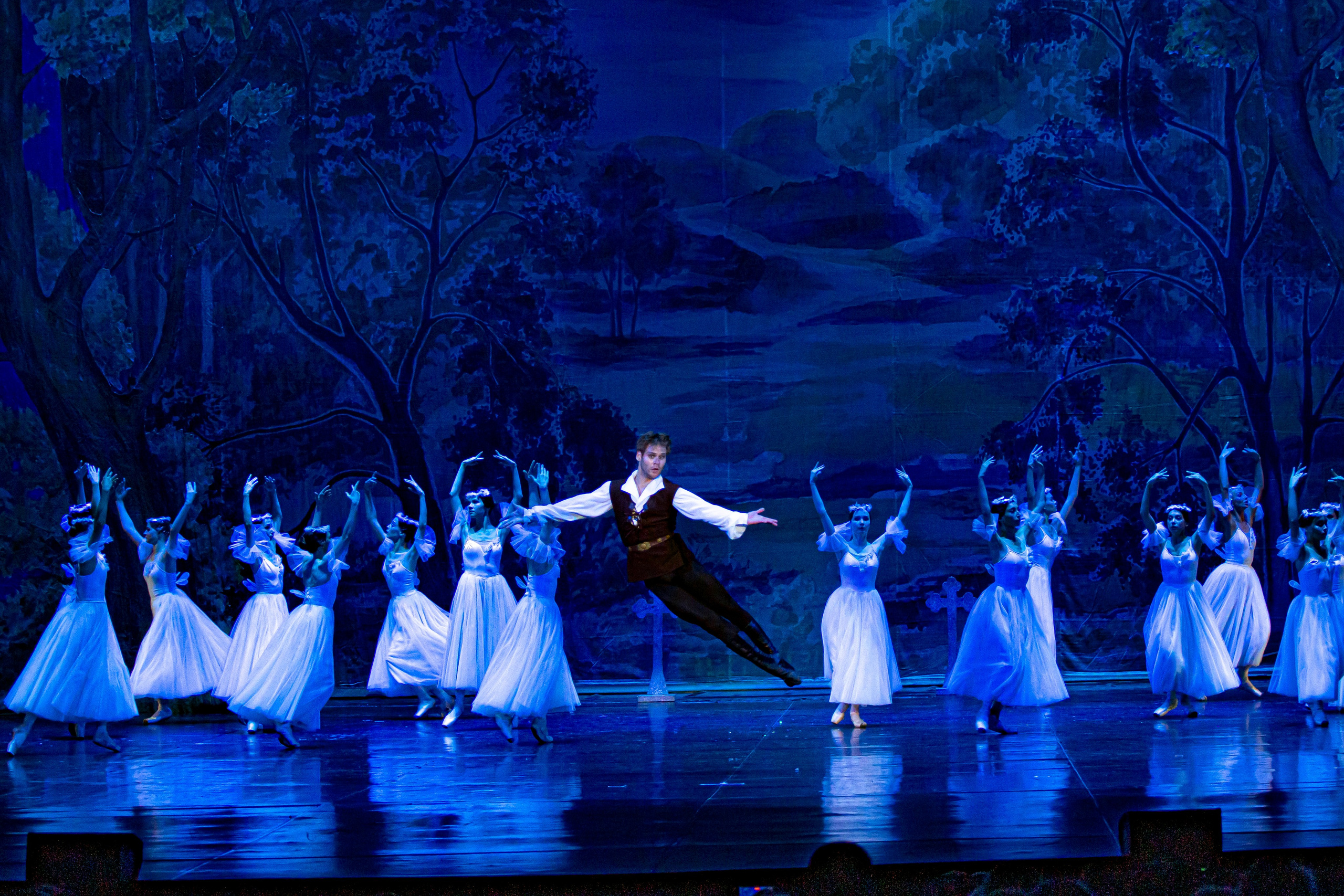 Жизель балет Марийского театра оперы и балета на сцене Зимнего театра. Фотограф в Сочи Юрий Шептаев