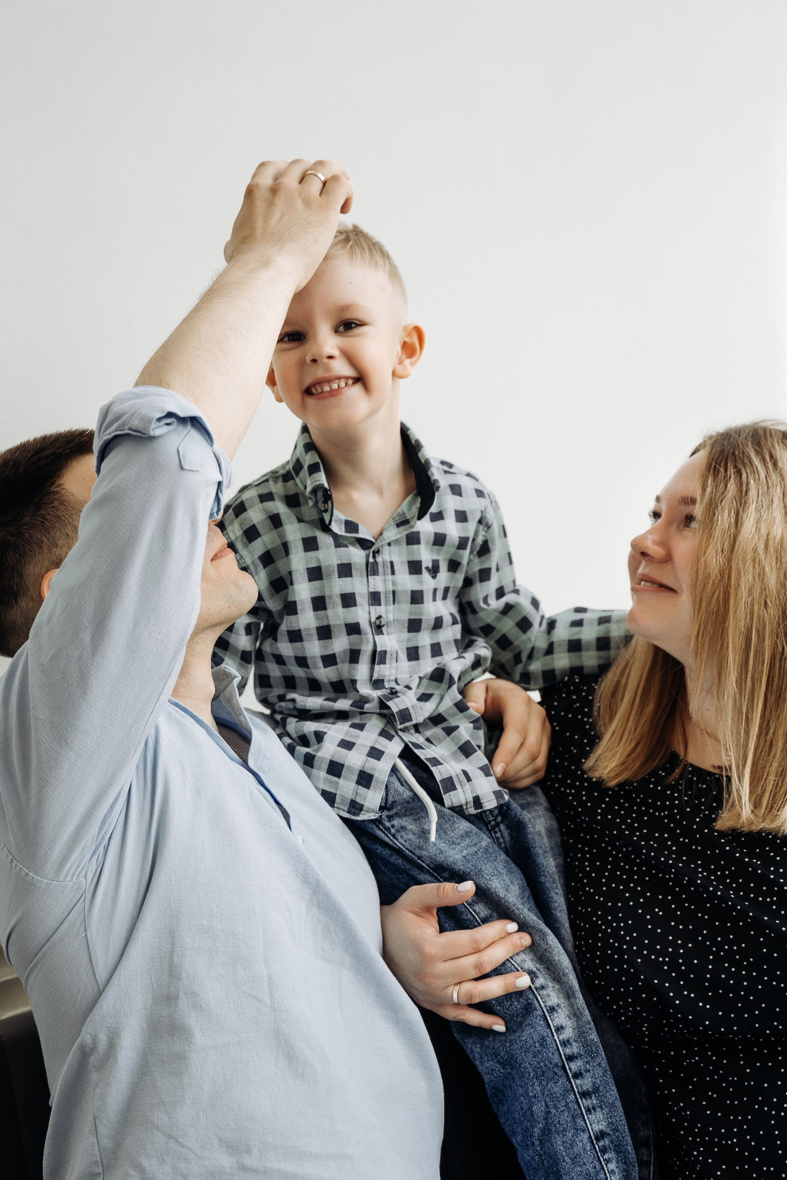 Вдвоём хорошо, но втроём. Моменты и истории о вас настоящих