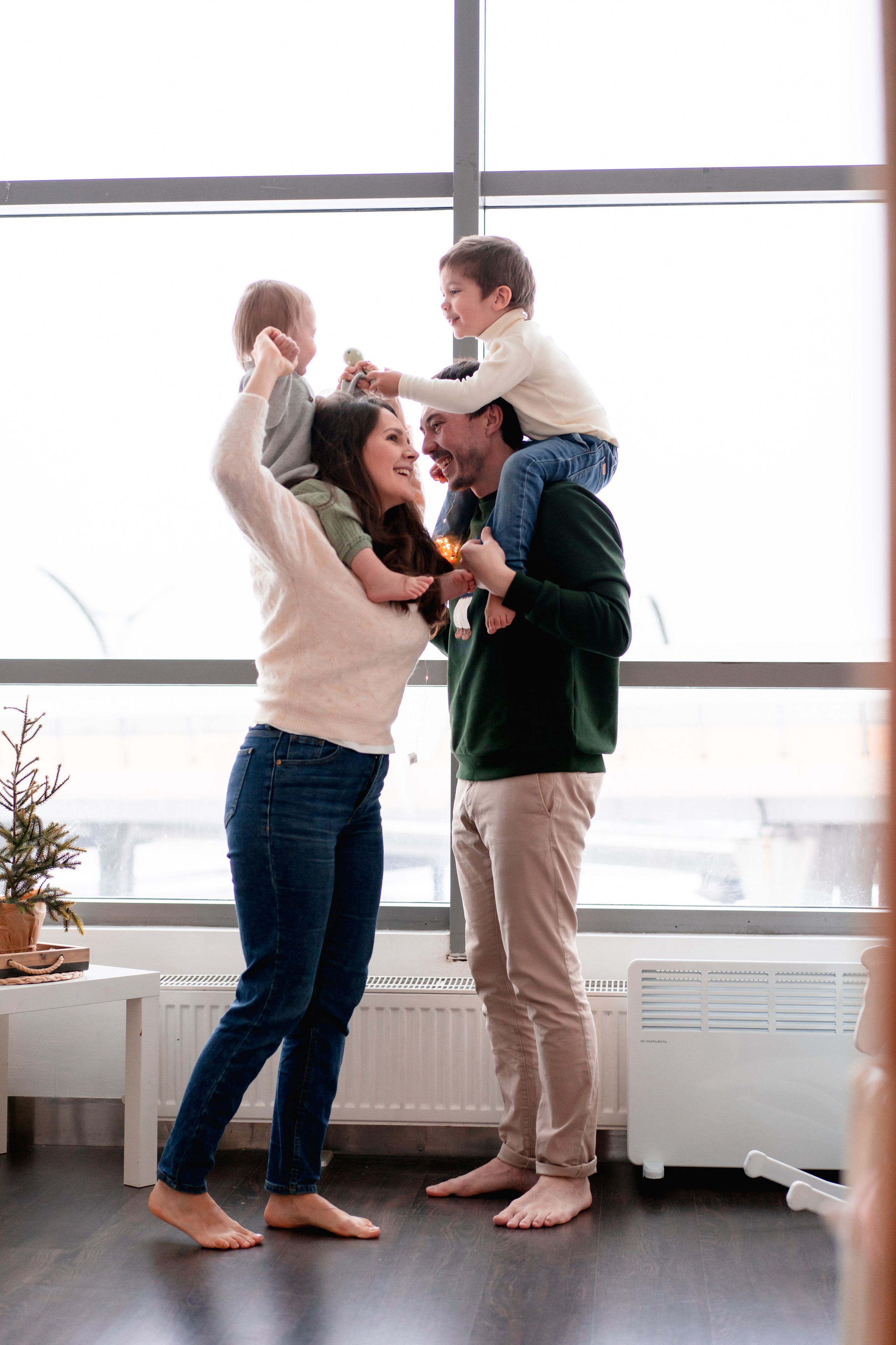 С Днём Рождения ребенка, портрет. Детская, семейная фотостудия в Санкт-Петербурге
