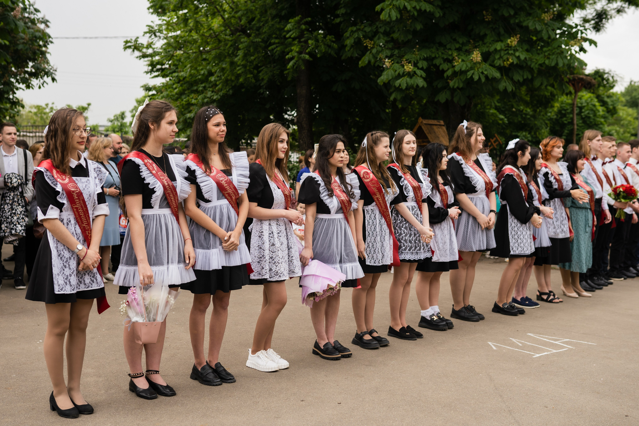Последний звонок (СШ 77). Выпускные альбомы «Поколение» в городе Краснодар