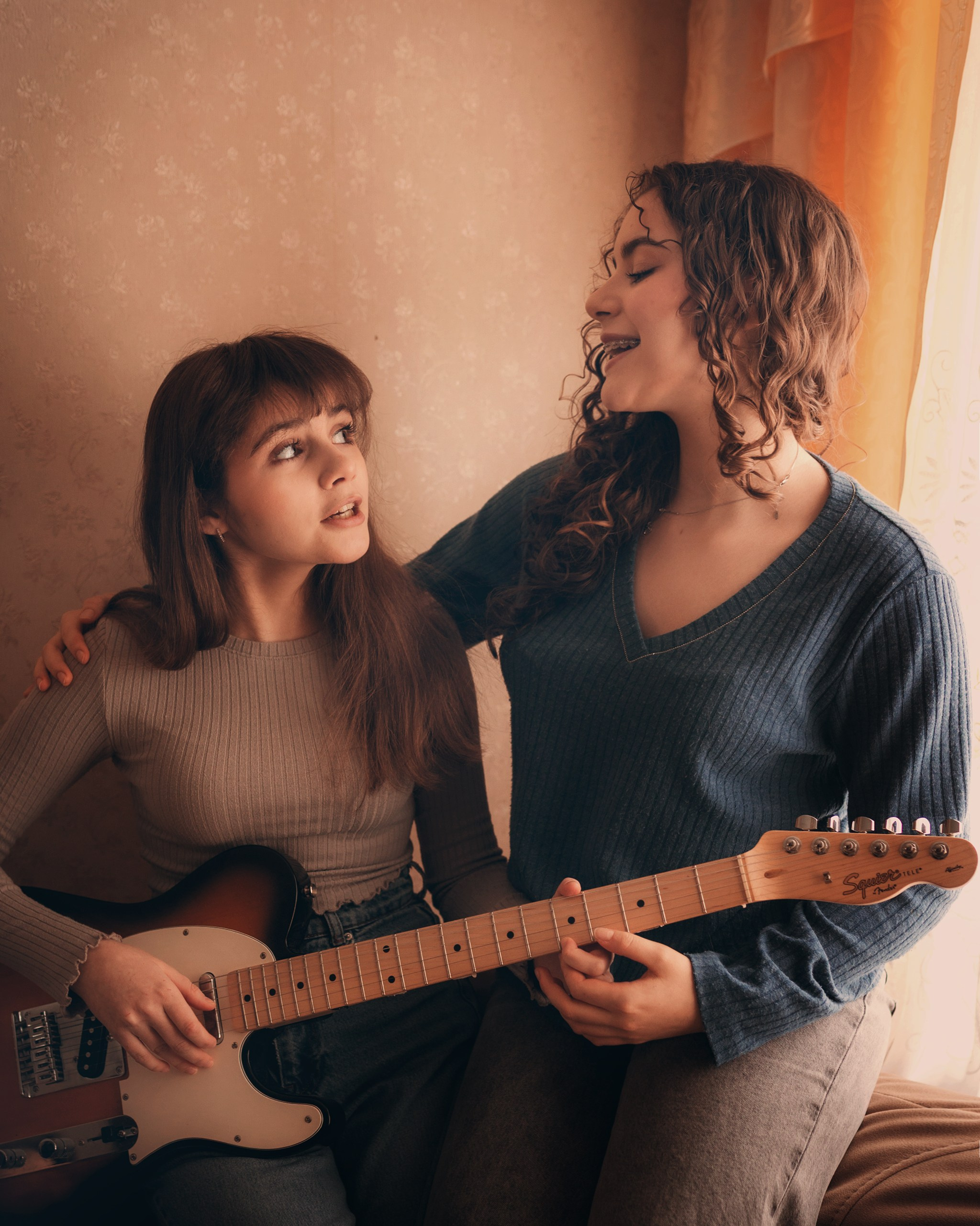 Домашняя фотосессия — бабушка с внучками. Детский и семейный фотограф Елена Михайлова в Москве