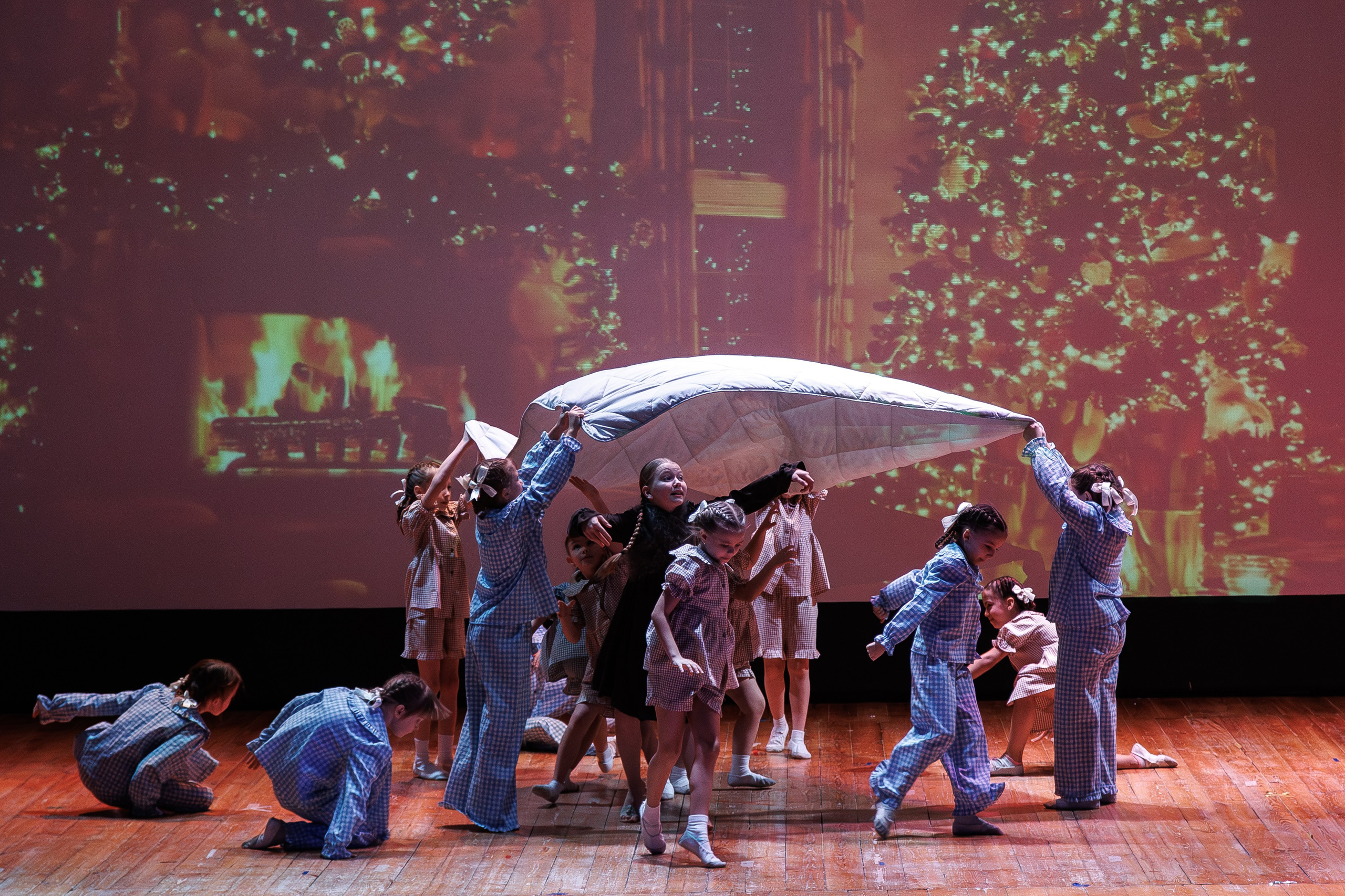 Спектакль «Девочка со спичками». Фотограф в Волгограде Норченко Светлана