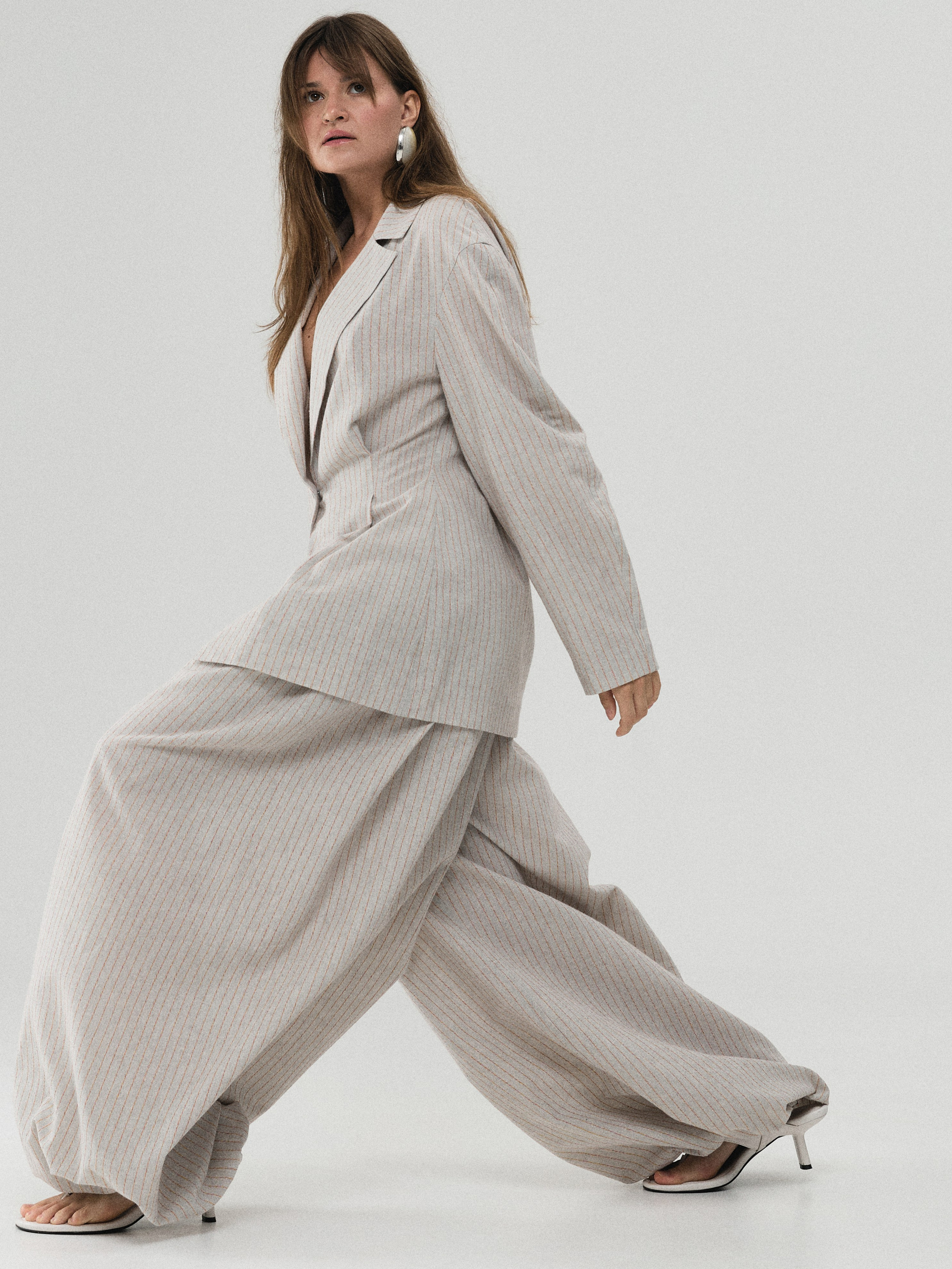 57 Atelier. Фотограф в Москве и Сургуте Алла Лесовая. Снимаю каталог для брендов и индивидуальные портреты для людей