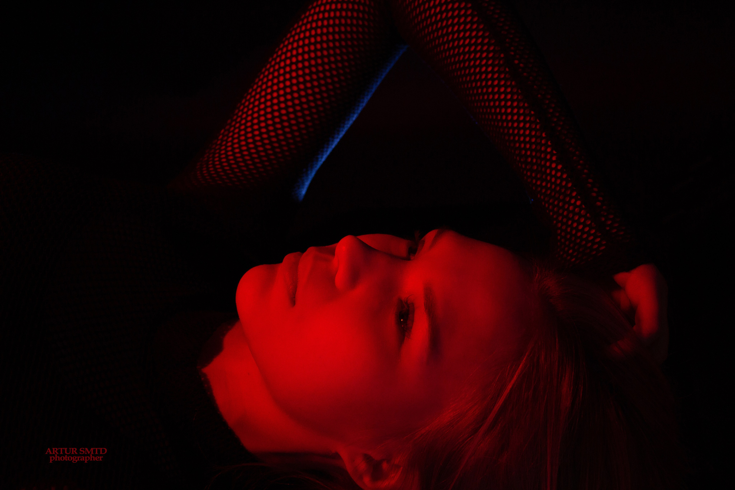 Чувственный женский портрет красивой девушки