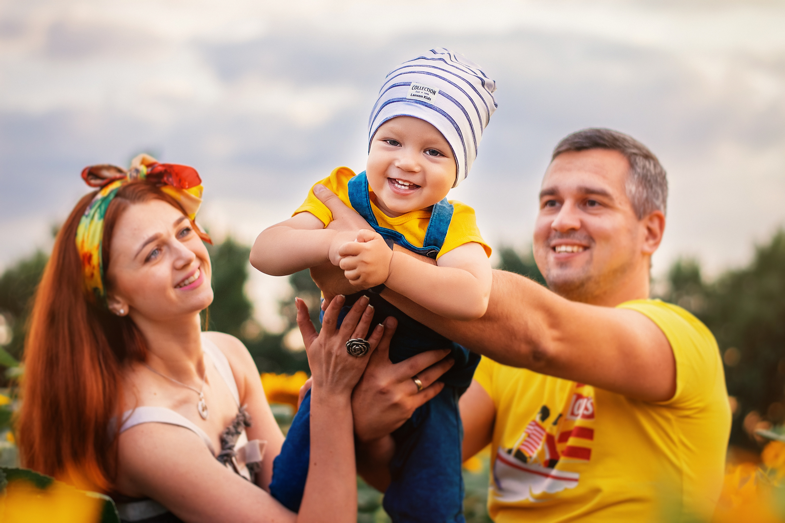 Фотосессия в подсолнухах. Семейный и свадебный фотограф в Москве Нина Гусева