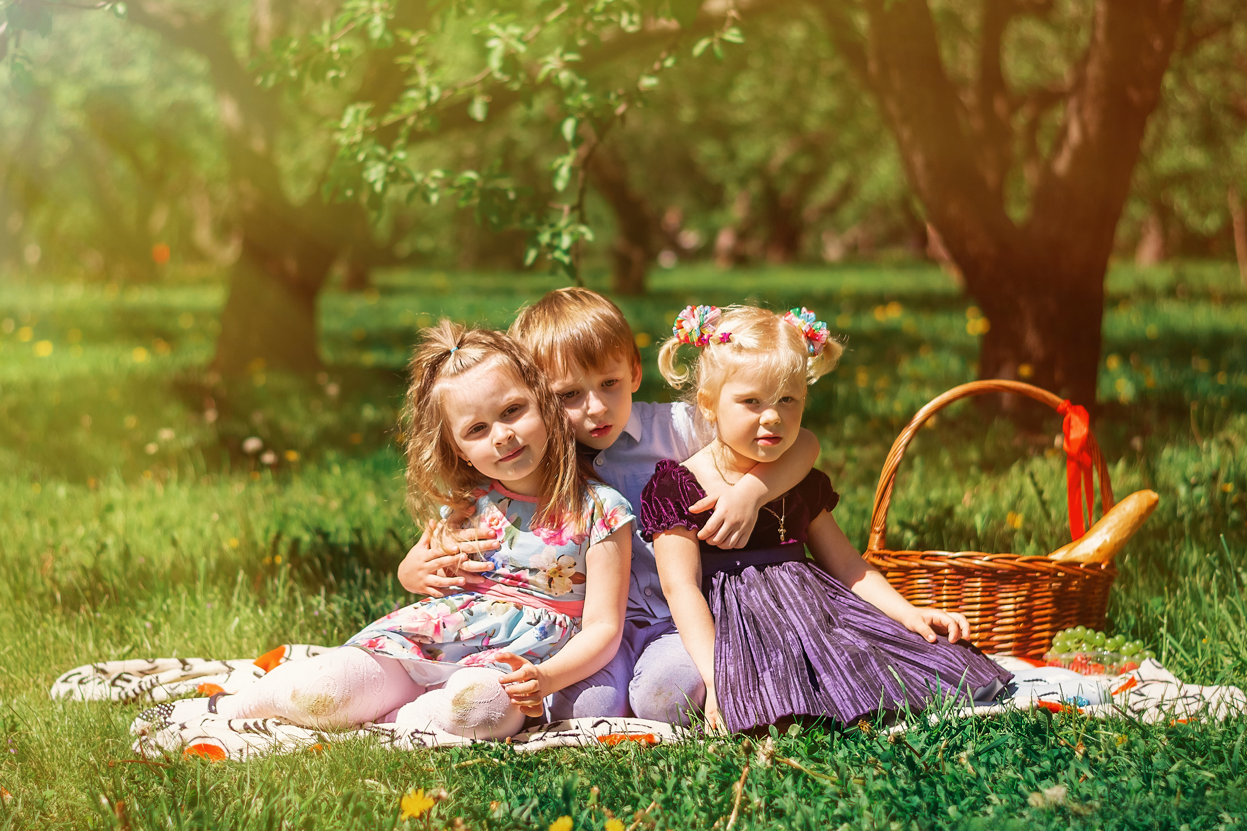 Фотосессия в яблоне. Семейный и свадебный фотограф в Москве Нина Гусева