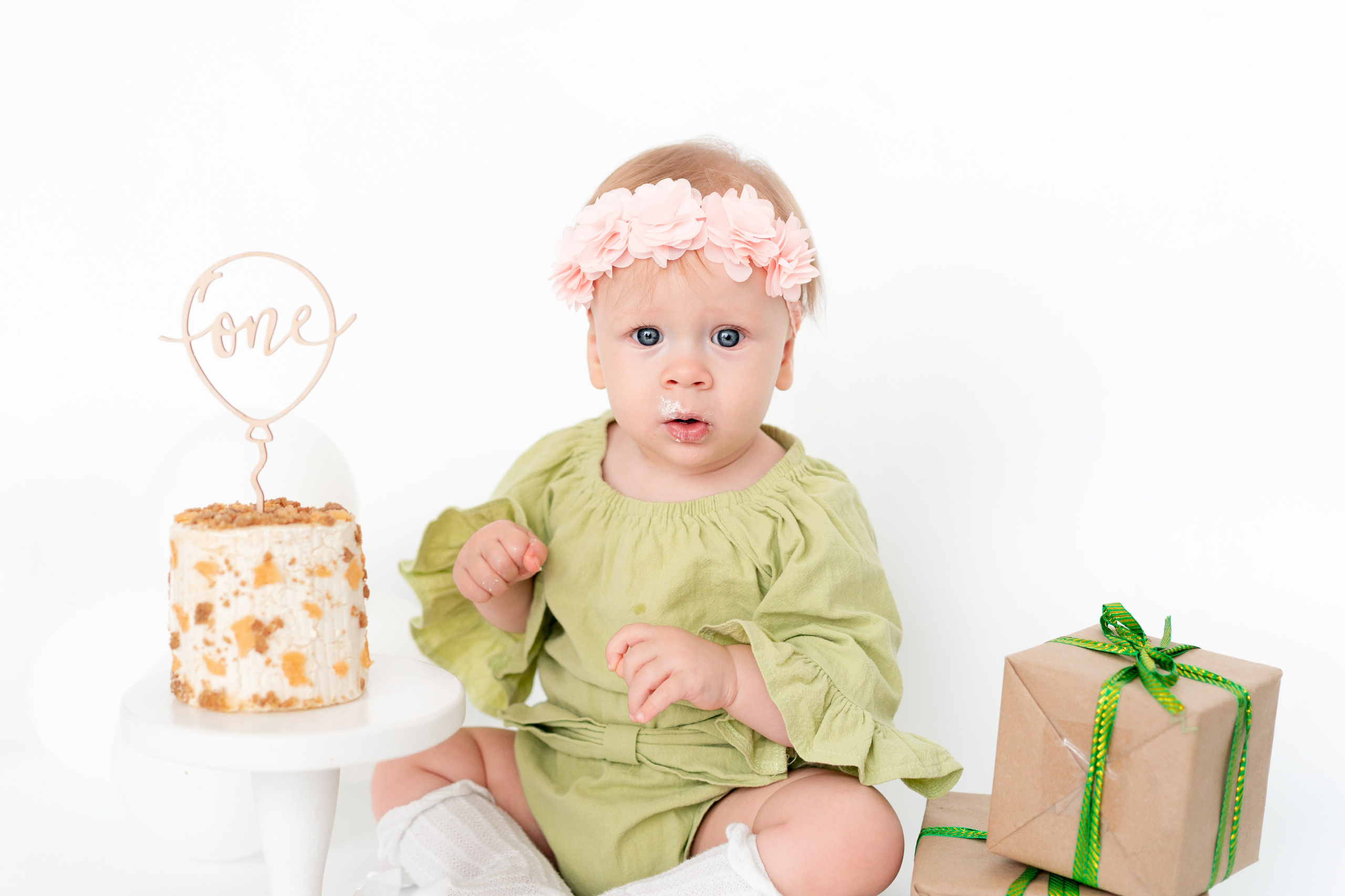 Крушение торта, Smash cake. Детская, семейная фотостудия в Санкт-Петербурге