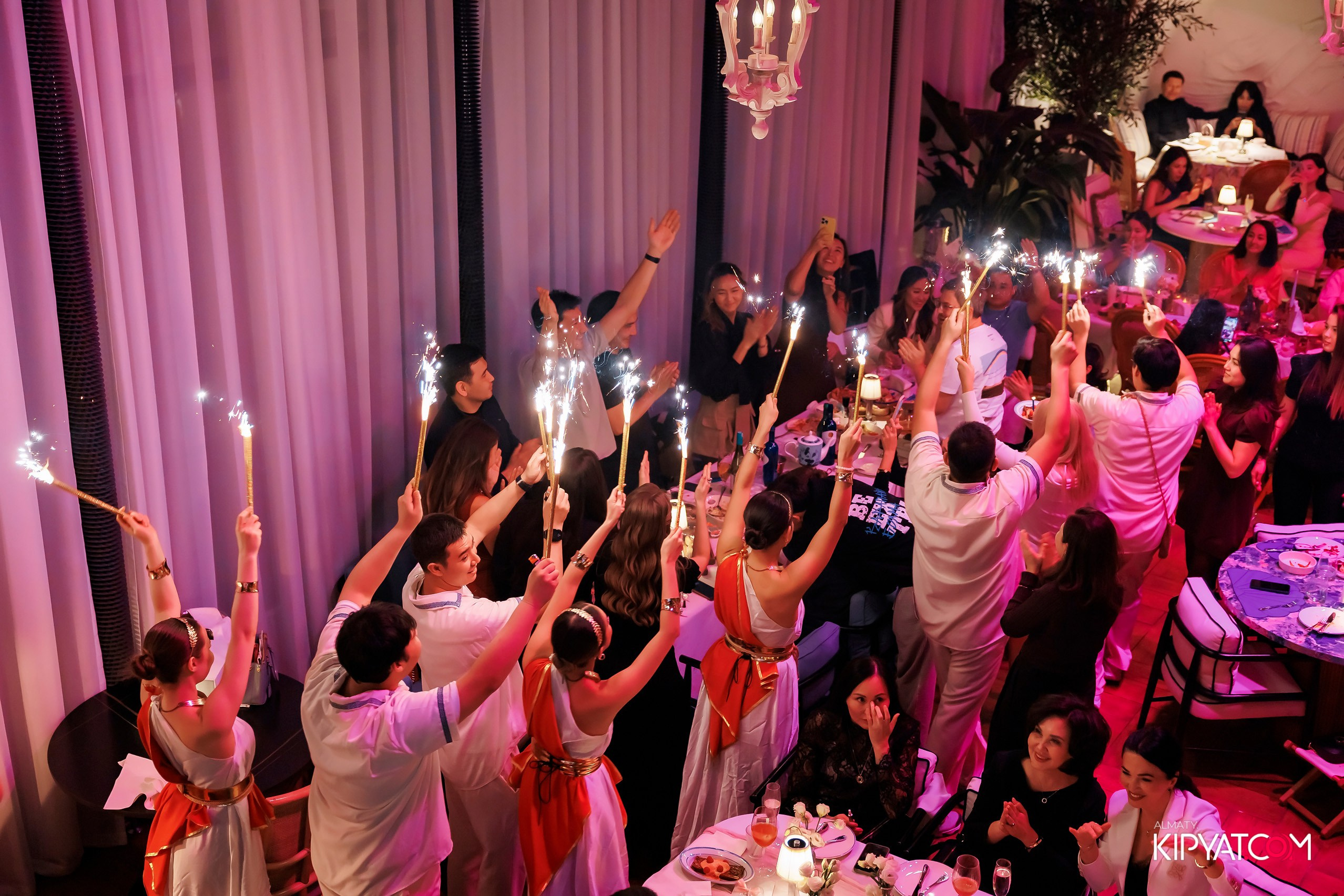 AIZA BAR — ТЕХНИЧЕСКОЕ ОТКРЫТИЕ. КИПЯТКОМ АЛМАТЫ! Фотосъемка мероприятий в Алматы