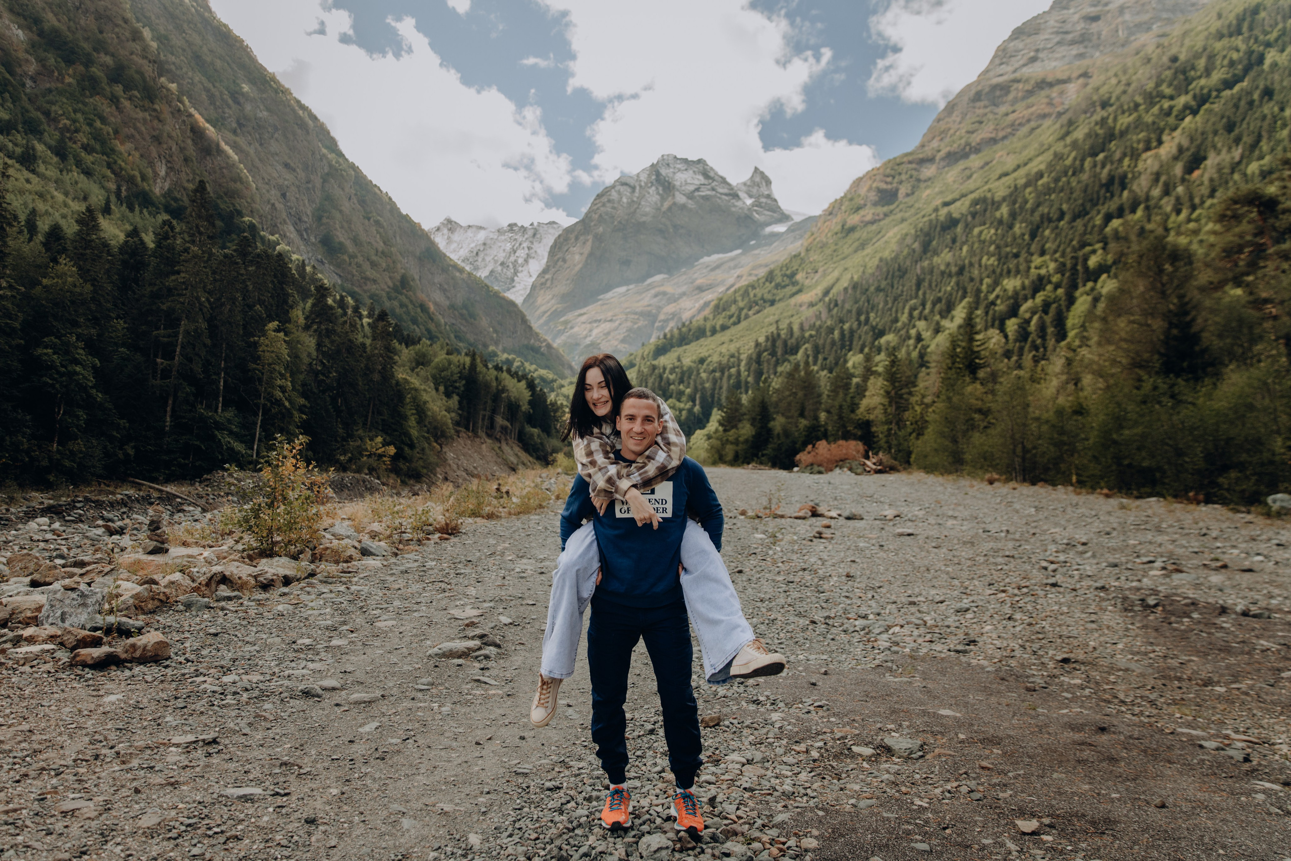 Юля с семьей, Домбай. Портфолио