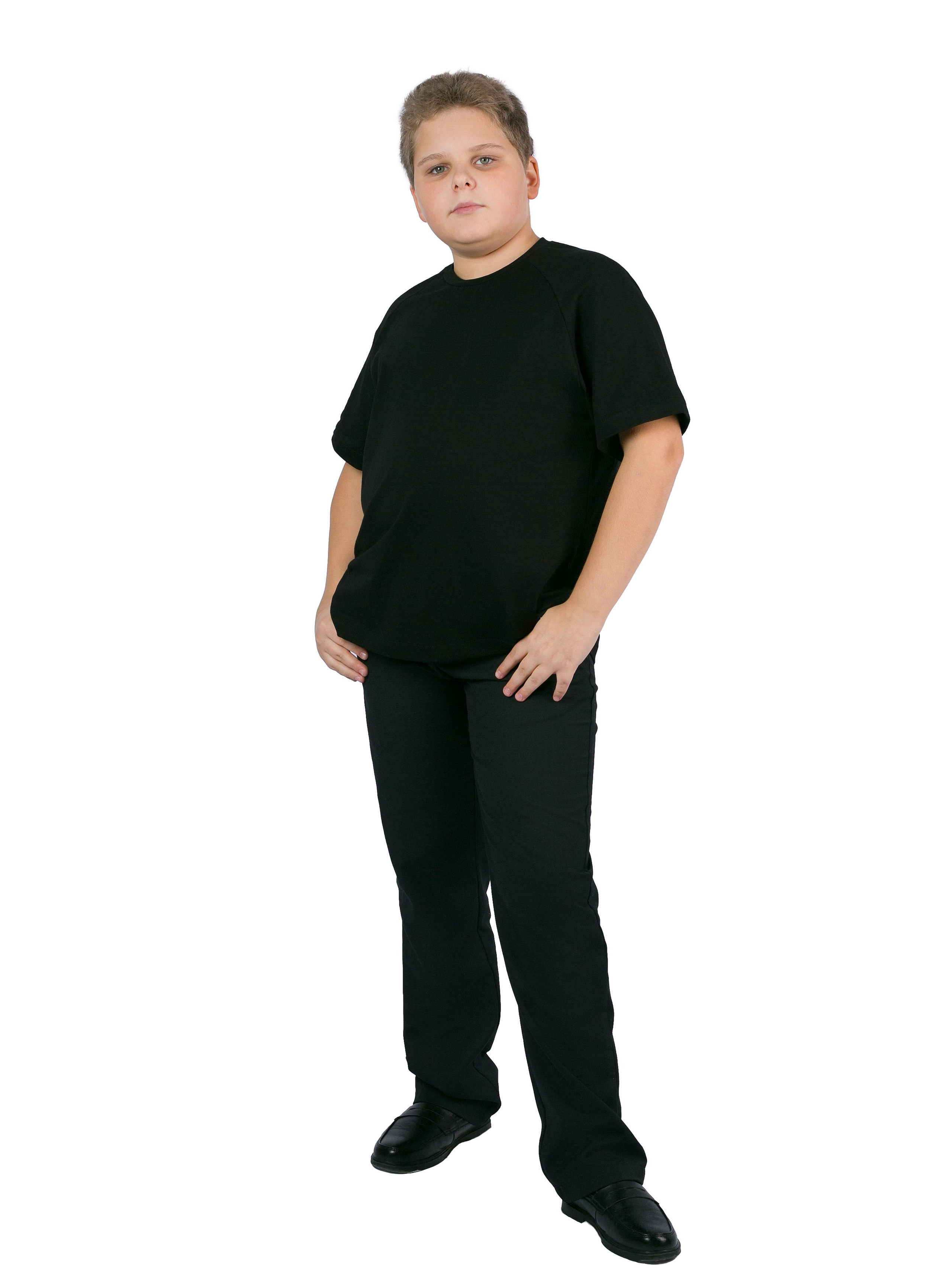 Детская одежда на белом фоне для wildberries, с моделью. Предметная, рекламная фотосъёмка в Орле. Предметный фотограф в Орле