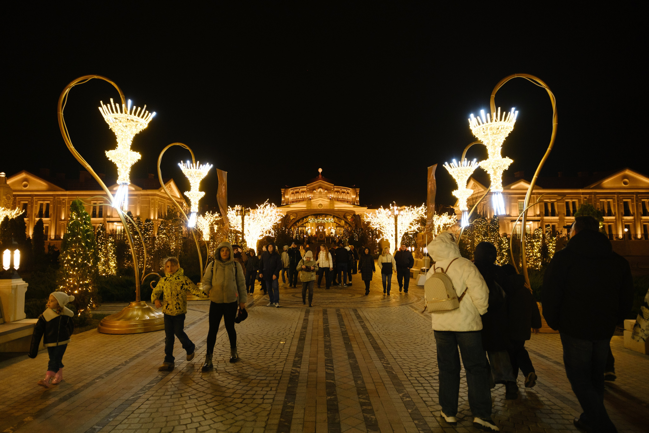 Новогодний репортаж из парка «Новый Херсонес» | Фотограф Илья Желдак. Профессиональная фотосъемка в Крыму. Натуральные эмоции и живые кадры. Забронируйте дату прямо сейчас!