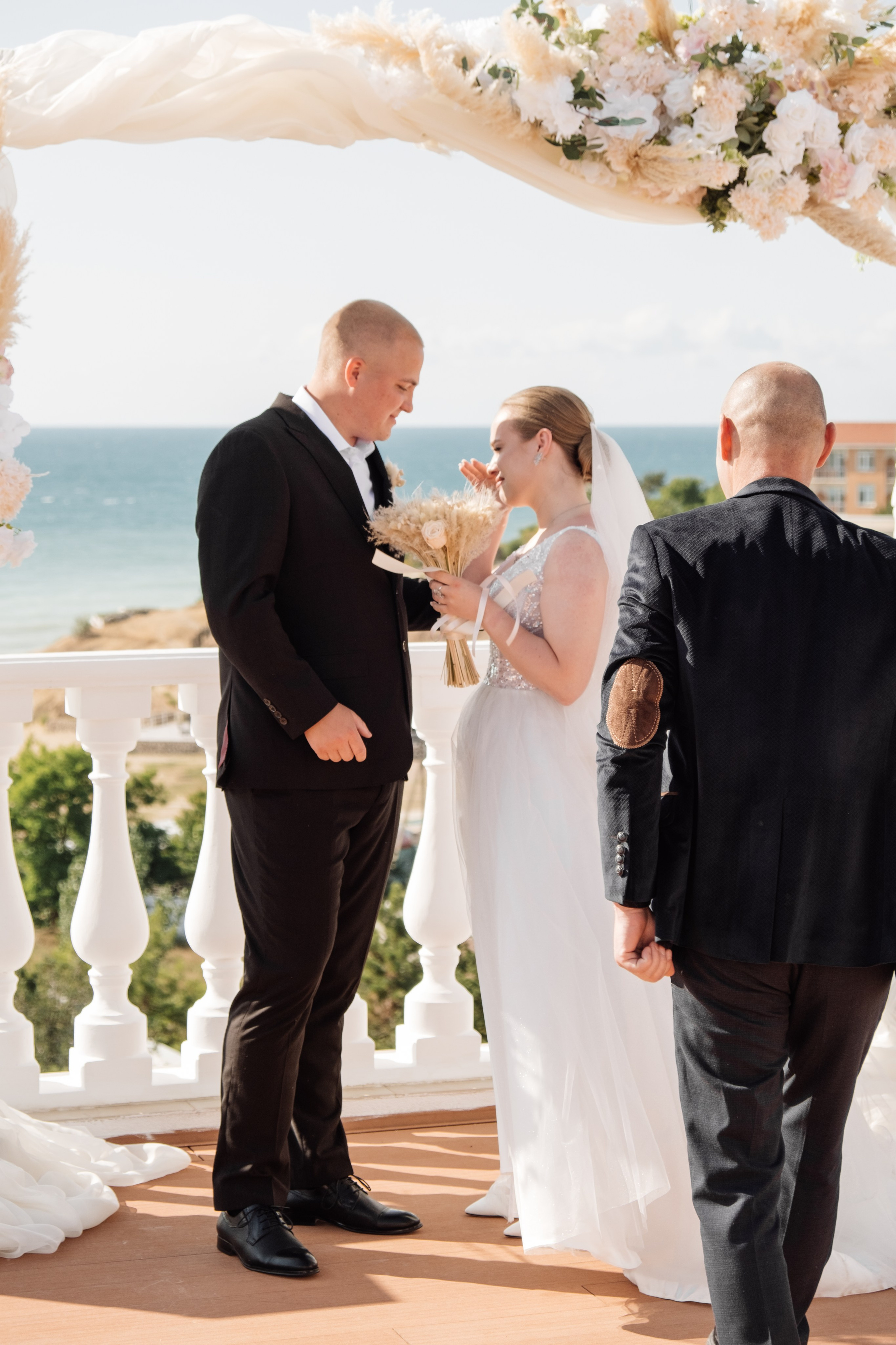 Свадебная фотосессия - выездная регистрация и банкет. Крым. Профессиональная фотосъемка в Крыму. Натуральные эмоции и живые кадры. Забронируйте дату прямо сейчас!