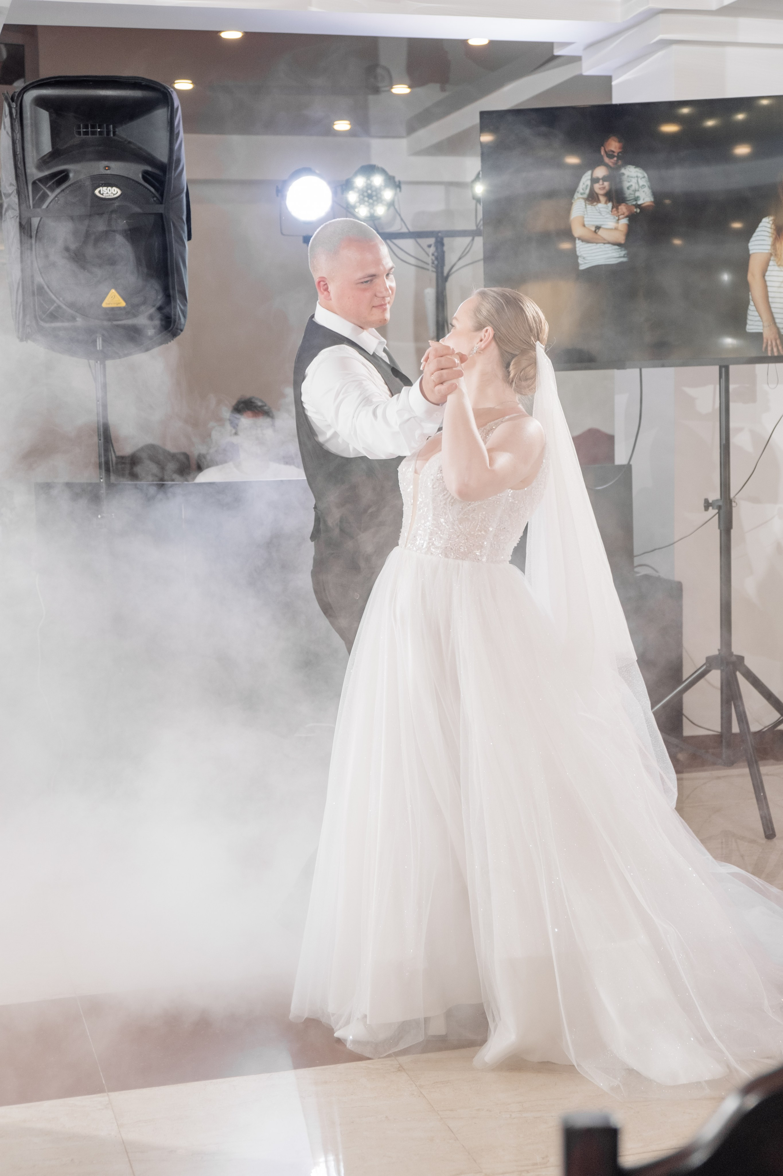 Свадебный ретопртаж. Профессиональная фотосъемка в Крыму. Натуральные эмоции и живые кадры. Забронируйте дату прямо сейчас!