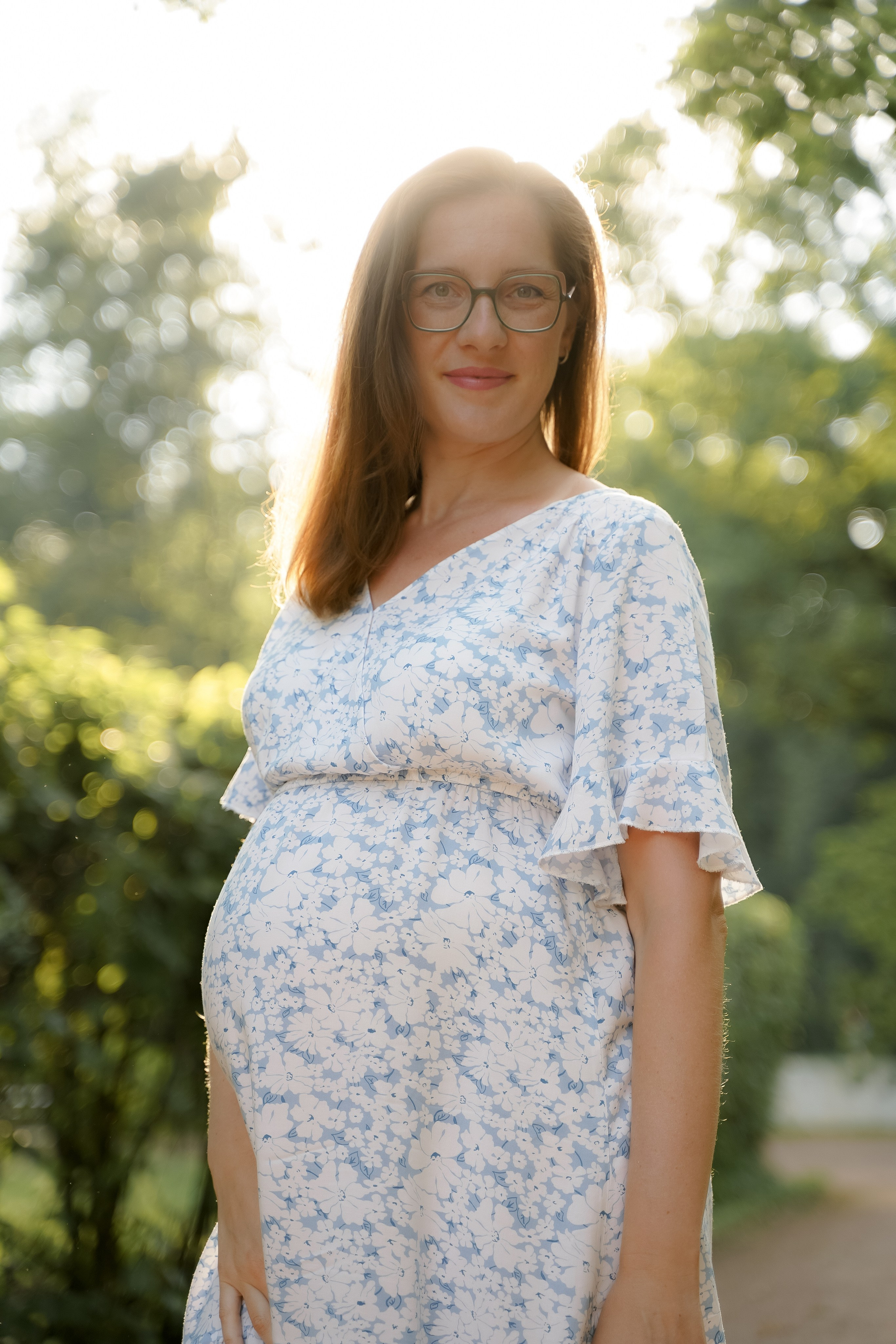 Фотосессия беременности. Прогулка в парке. Фотографы на роды в Москве. Фото и видео родов. Фотопроект «Продолжение рода»