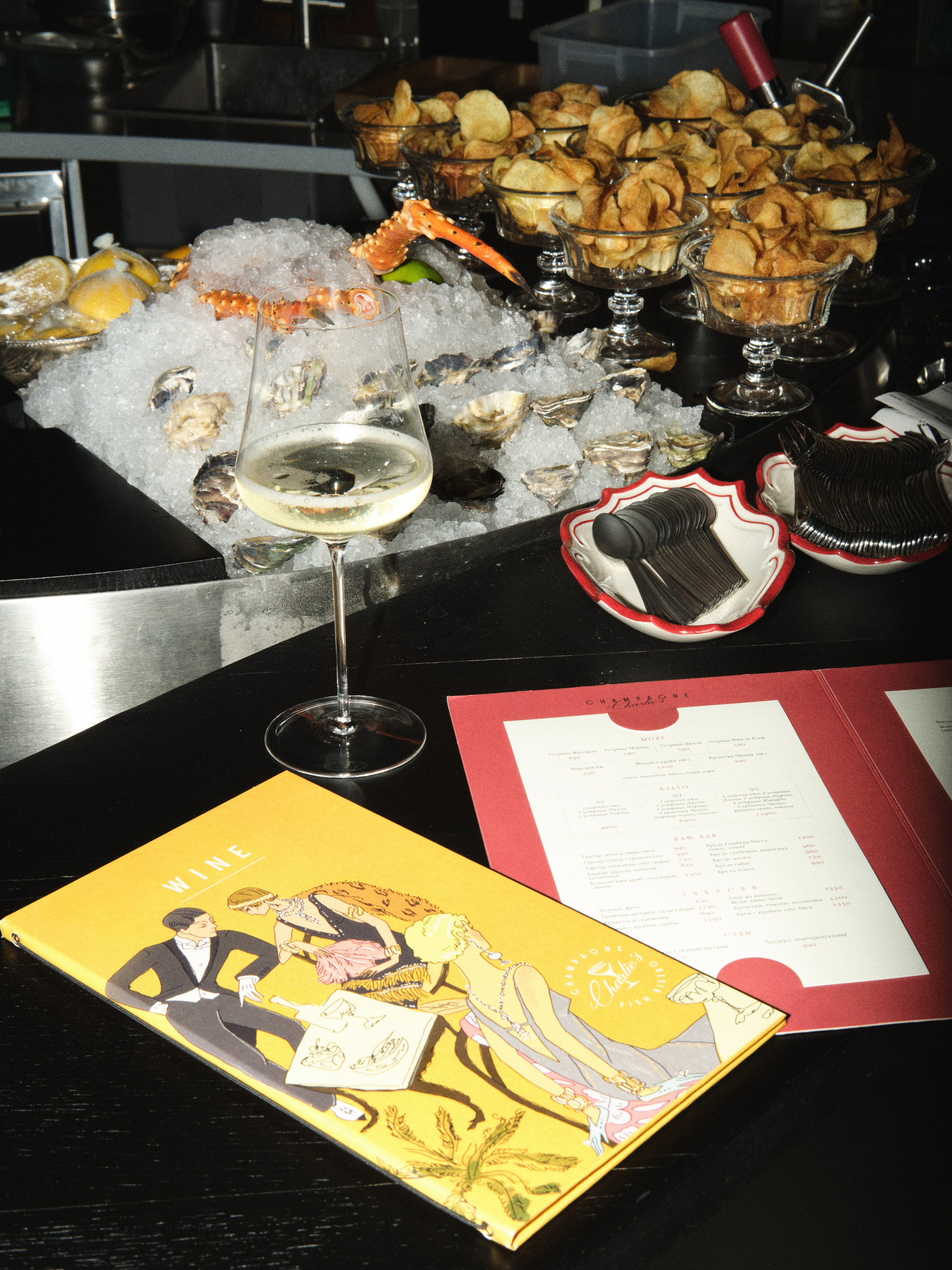 Charlie's bistro. Moi