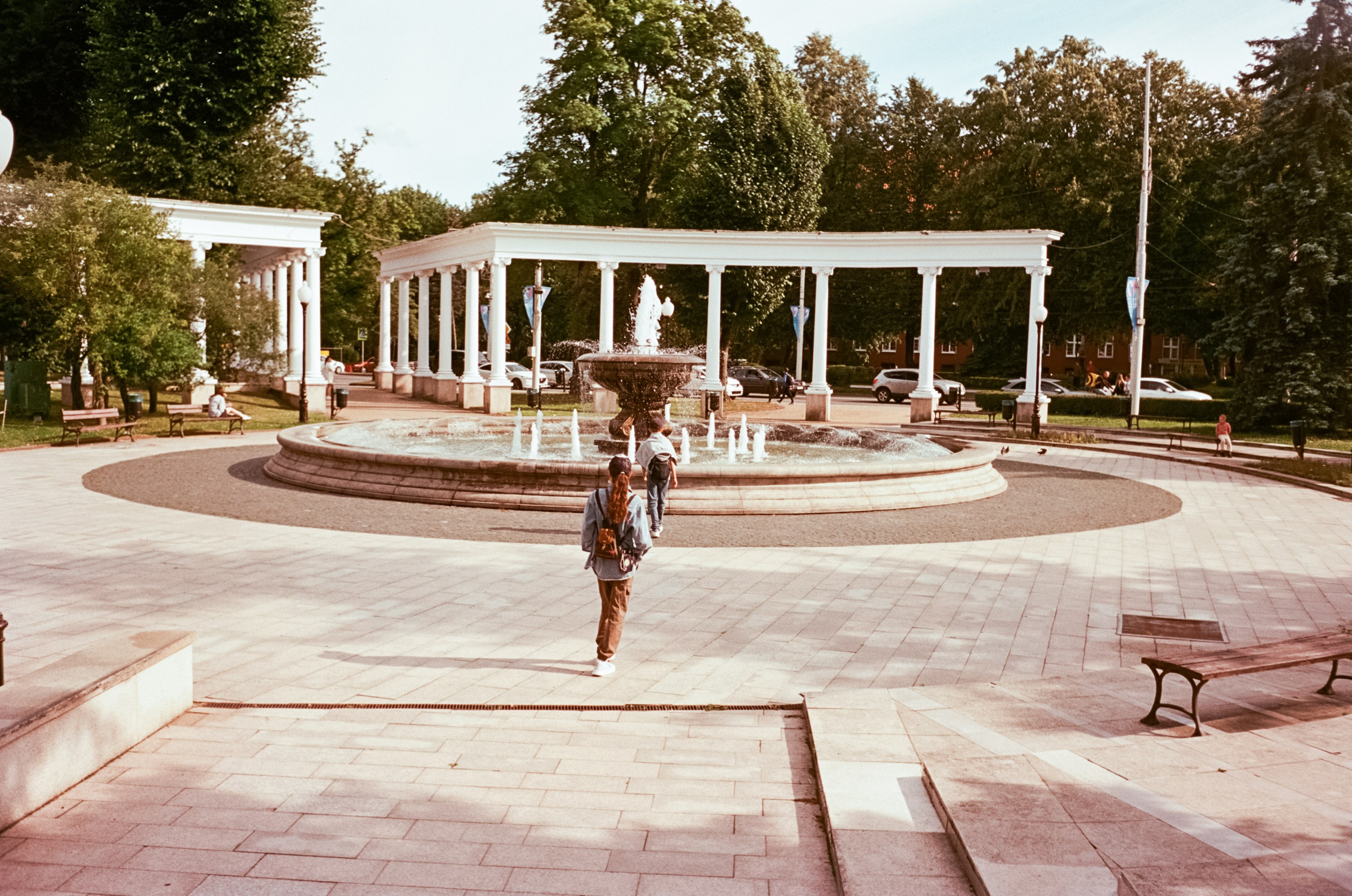 Калининград в солнечный день 7 июля 2024 года / Aerocolor IV / Minox 35GT (2)