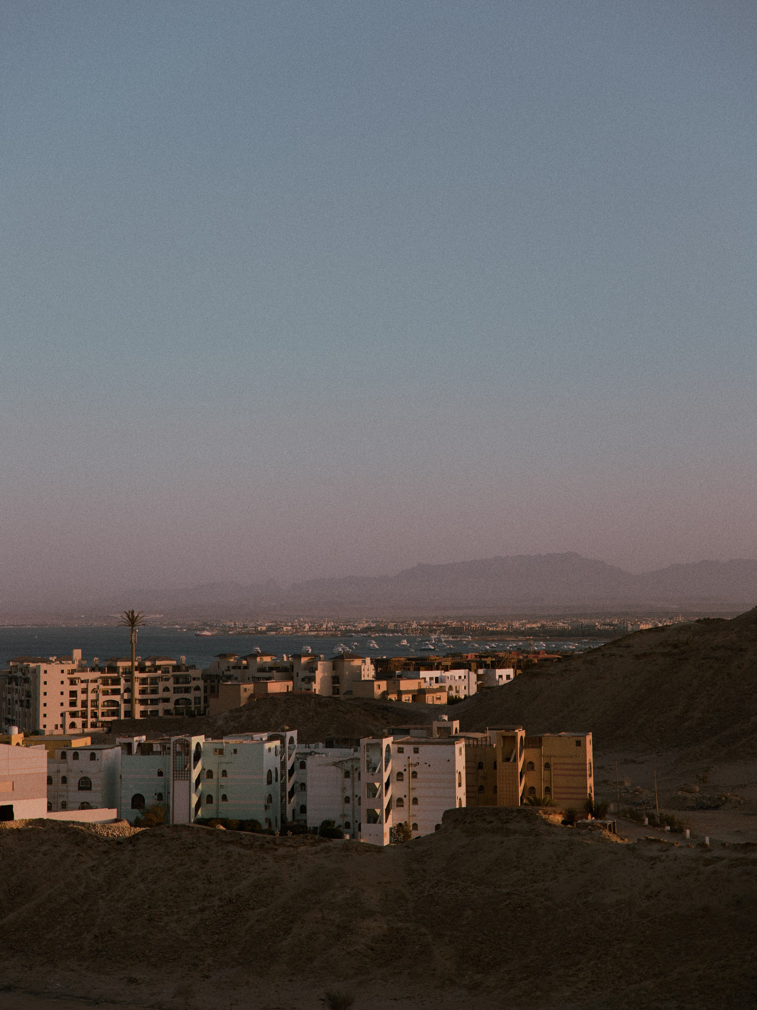 Природа сквозь. Jorgis Talè — photographer, kind person, teacher of arts and other mag