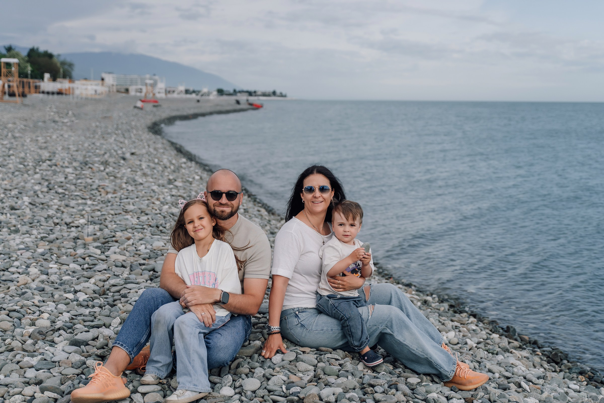 Семейная фотосессия на Чёрном море в Сочи