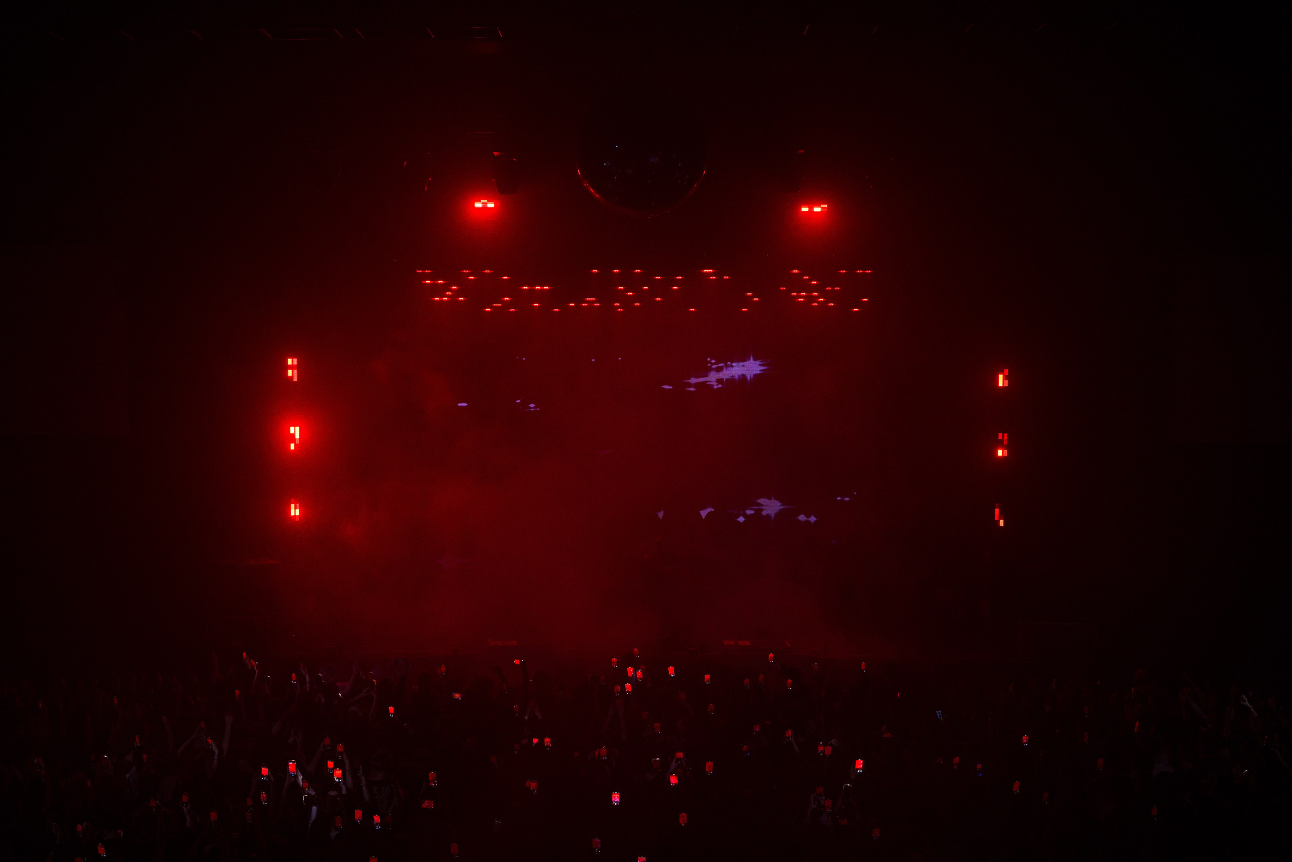 07.04.2024 | LIL KRYSTALLL for PixelGrid Studio. Личный и концертный фотограф в Москве