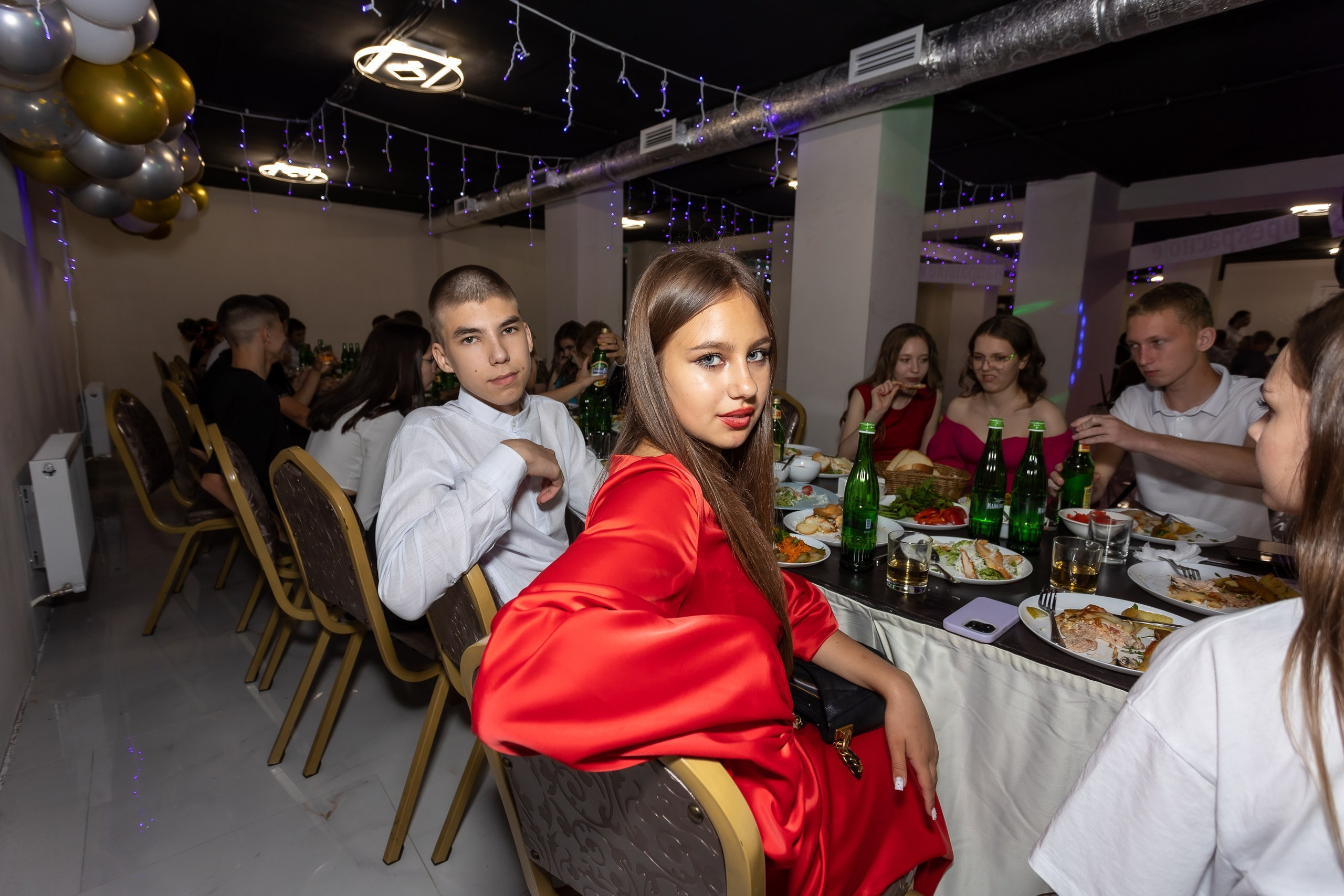 Вручение аттестата и выпускной вечер. Выпускные альбомы Майкоп, Краснодар Елена Золотарева