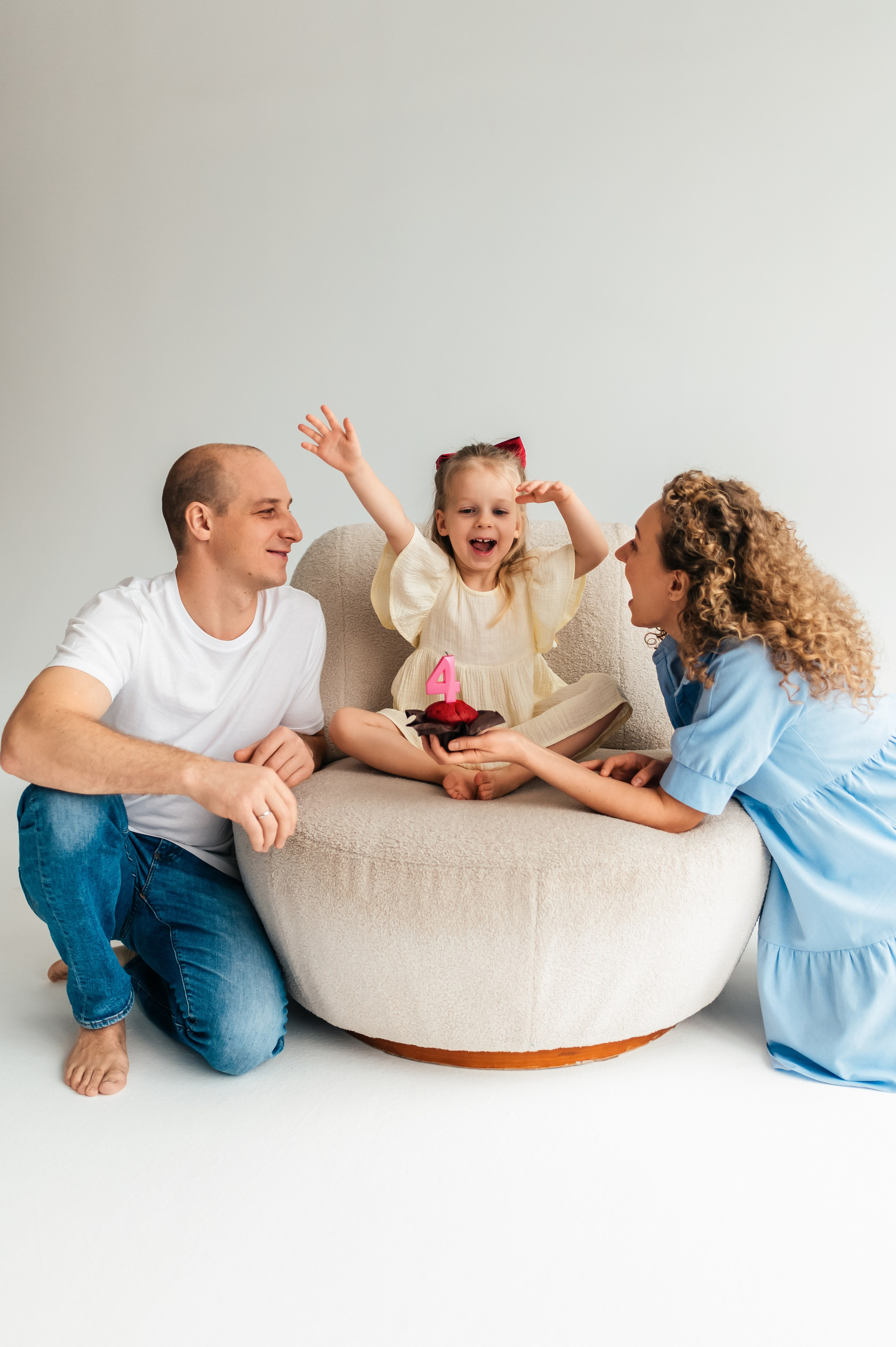 Январская егоза в фотостудии. Семейный фотограф. Lifestyle. Москва. Анастасия Михайлова