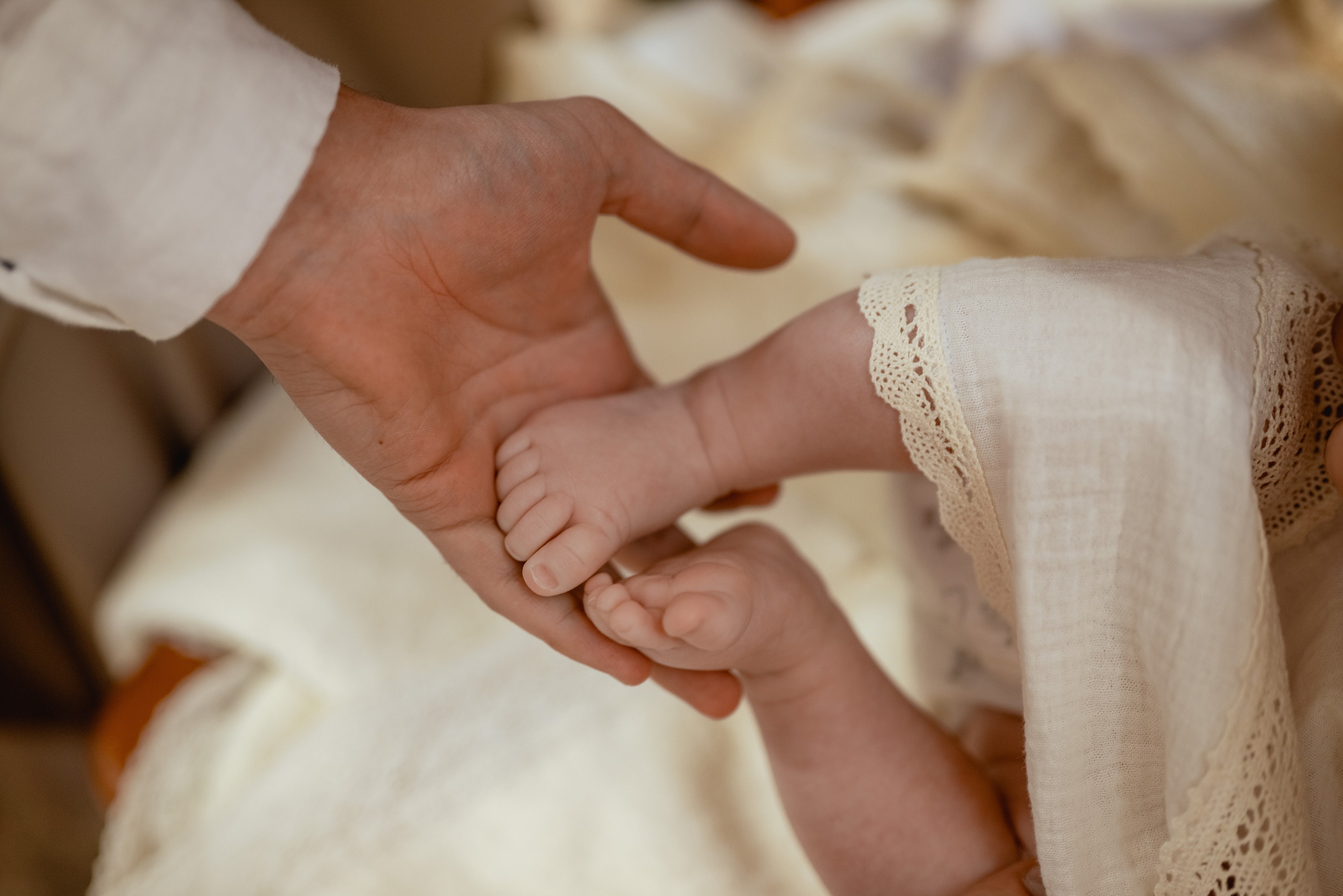 Крещение в храме Петра и Февронии. Юлия Басня семейный и свадебный фотограф в Донецке