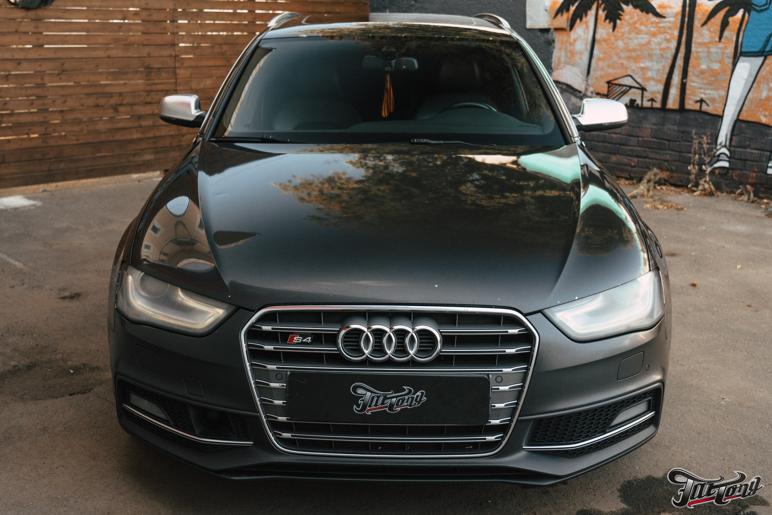 Audi S4 полный окрас кузова, кузовные работы и антихром. DeLorein