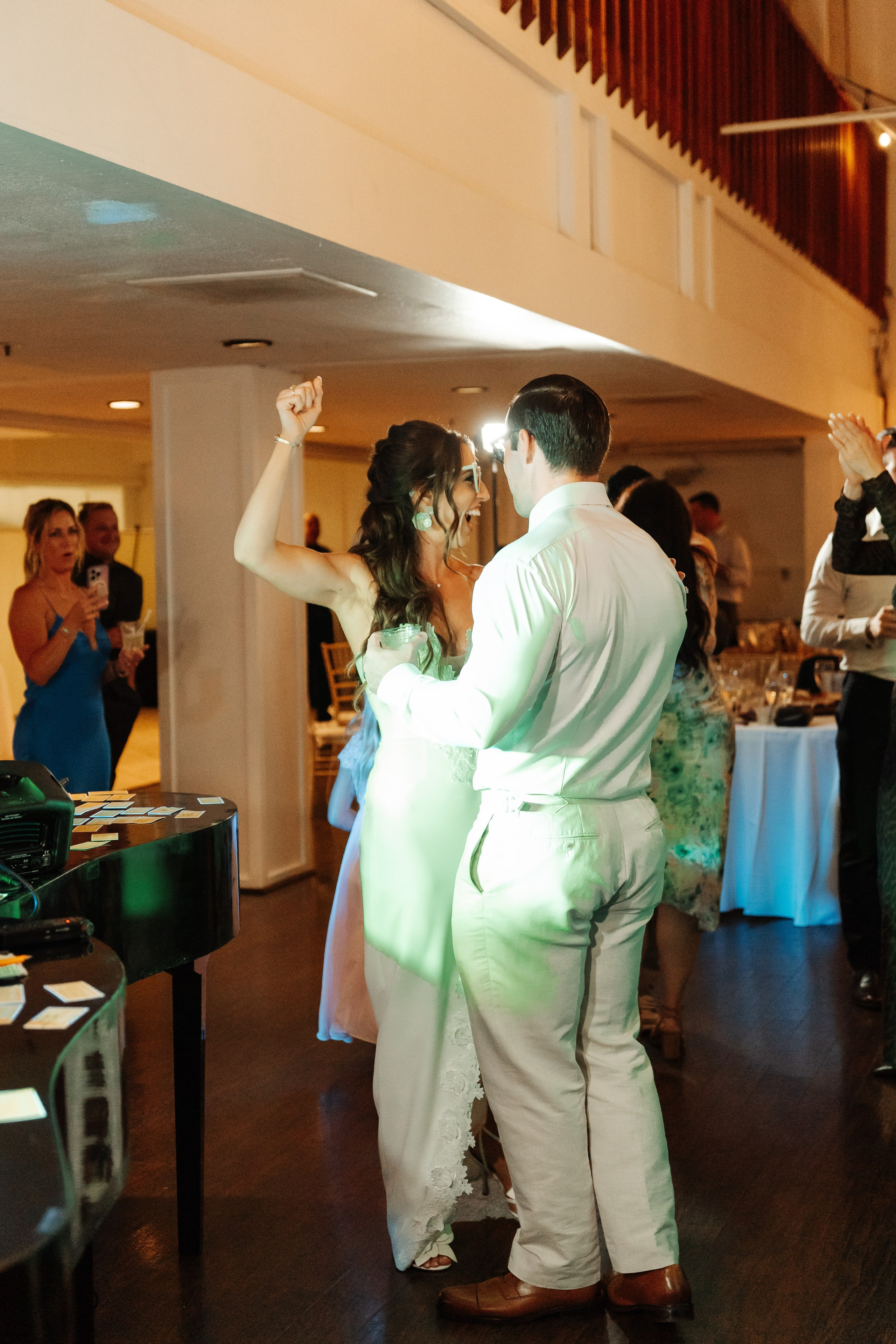 2025-08-16_BryanAmber. Ретушер Зенькевич Света