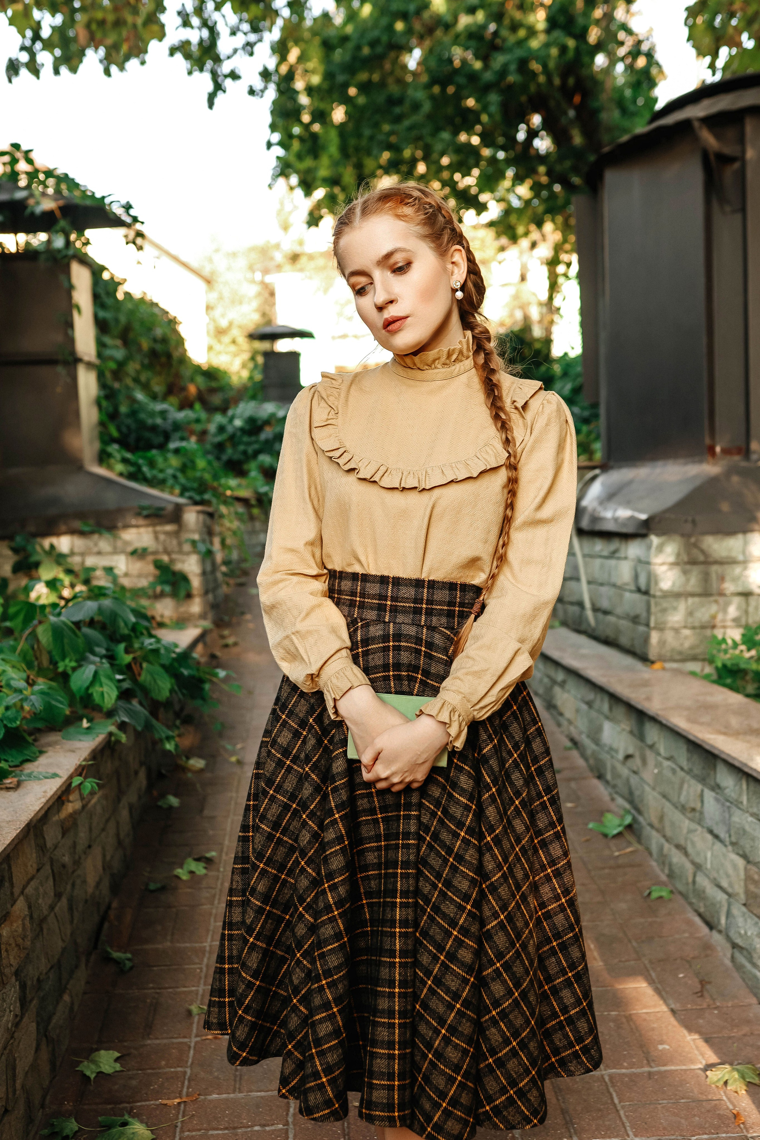 Женская осеняя винтажная фотосессия в Москве. Свадебный и семейный фотограф в Москве