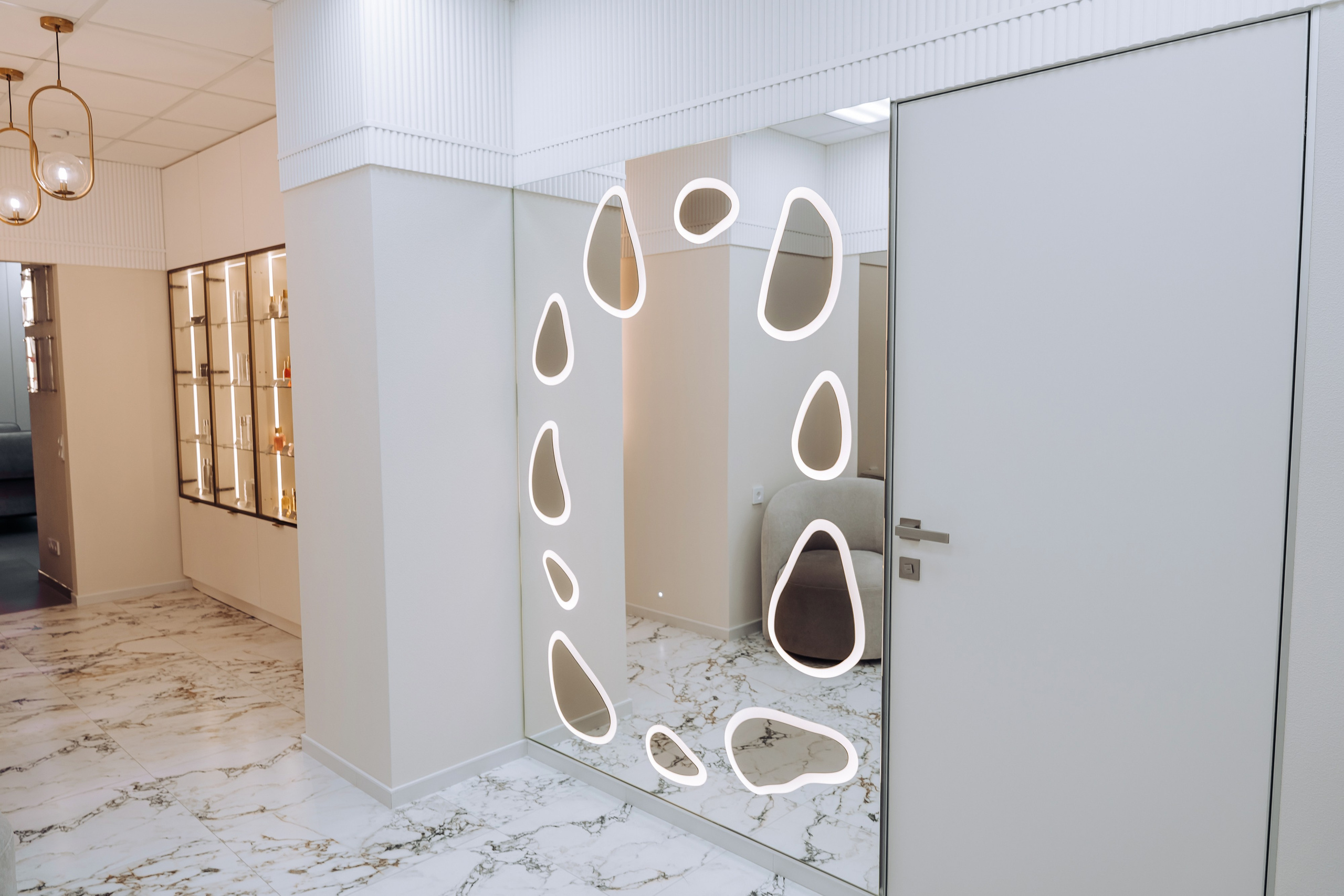 Дизайнер премиального интерьера Екатерина Левочкина (салон красоты и спорт клуб). Свадебный и семейный фотограф Волгоград